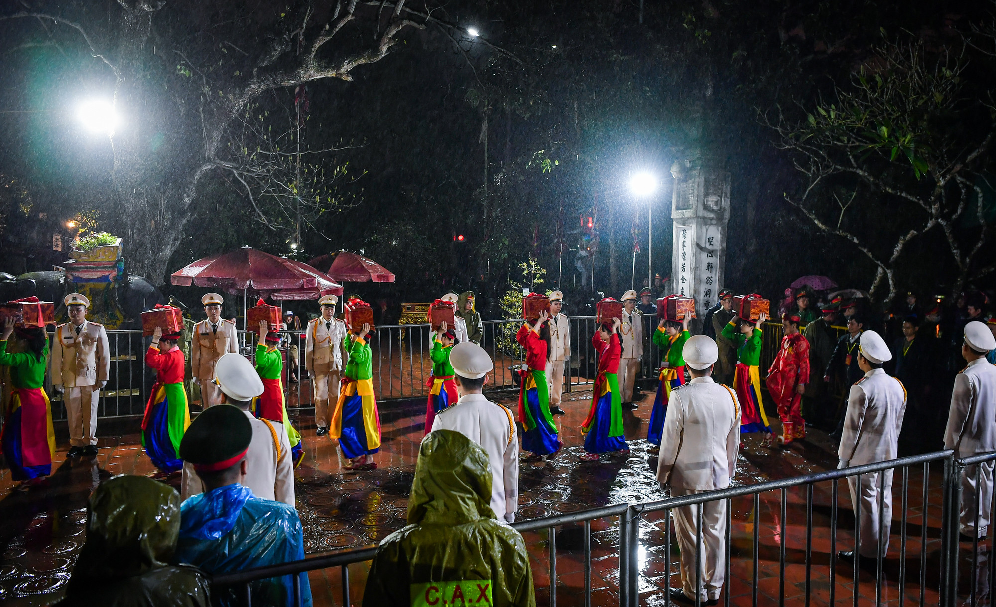 Đêm 23/2, (tức 14 tháng Giêng âm lịch), tại Khu Di tích lịch sử văn hóa đền Trần-chùa Tháp (phường Lộc Vượng, thành phố Nam Định, tỉnh Nam Định) đã diễn ra Lễ khai ấn đền Trần Xuân Giáp Thìn 2024.