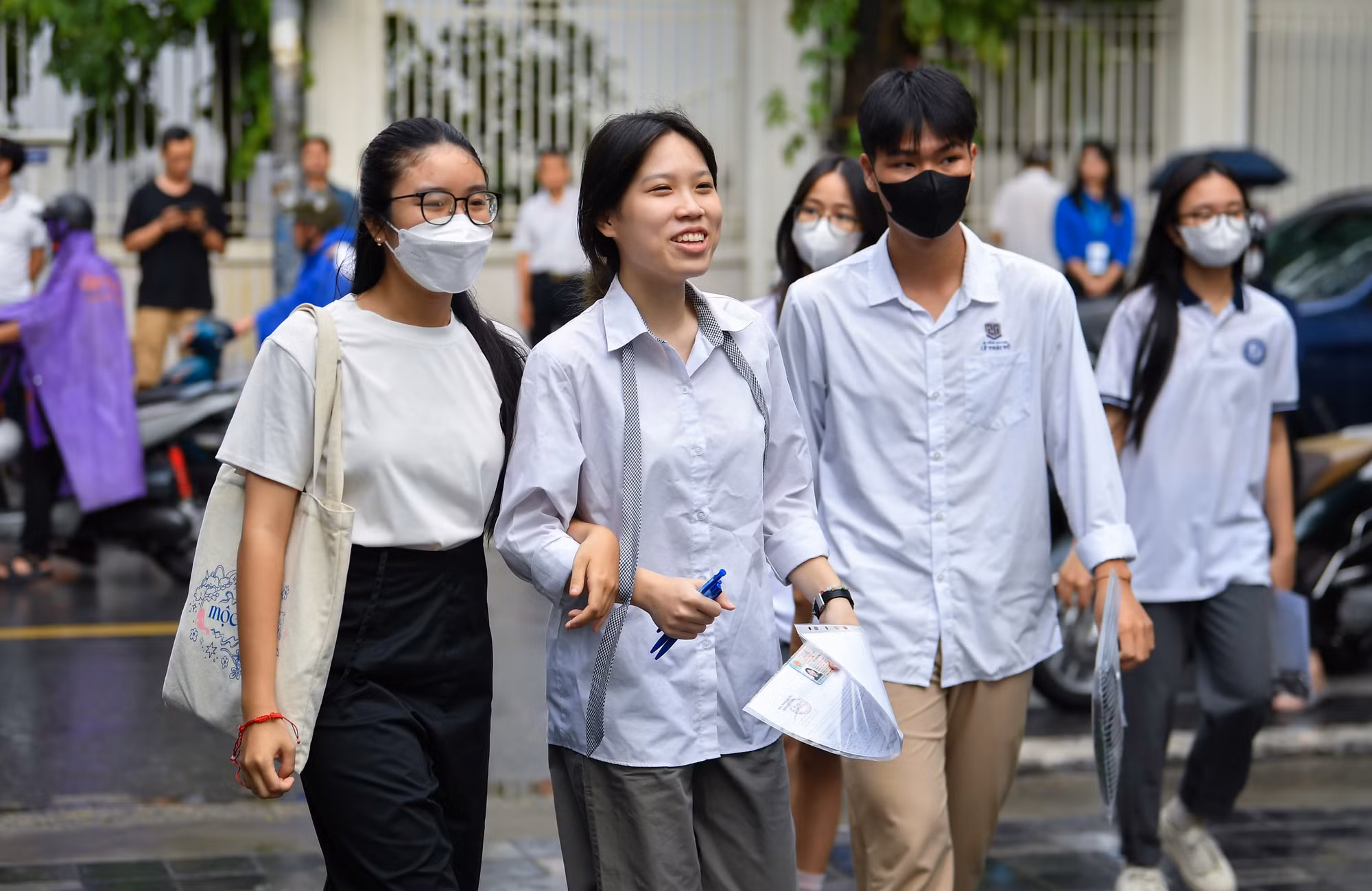 Kỳ thi được tổ chức trên quy mô toàn quốc với 2.323 điểm thi (tăng 51 điểm thi so với Kỳ thi năm 2023), trên 45.000 phòng thi. Kỳ thi được tổ chức trên quy mô toàn quốc với 2.323 điểm thi (tăng 51 điểm thi so với Kỳ thi năm 2023), trên 45.000 phòng thi.