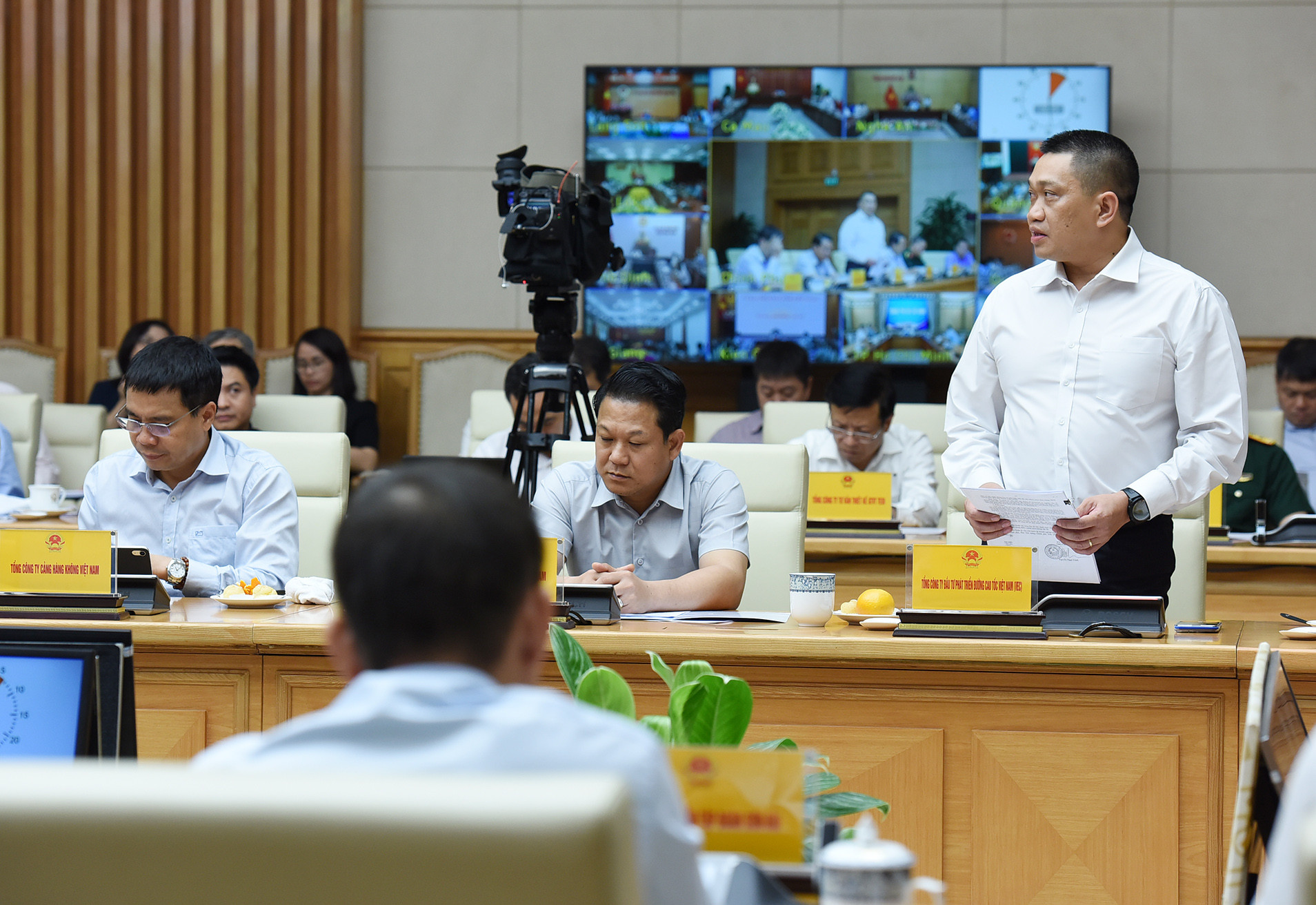 Đại diện lãnh đạo Tổng công ty Đầu tư phát triển đường cao tốc Việt Nam phát biểu ý kiến Đại diện lãnh đạo Tổng công ty Đầu tư phát triển đường cao tốc Việt Nam phát biểu ý kiến