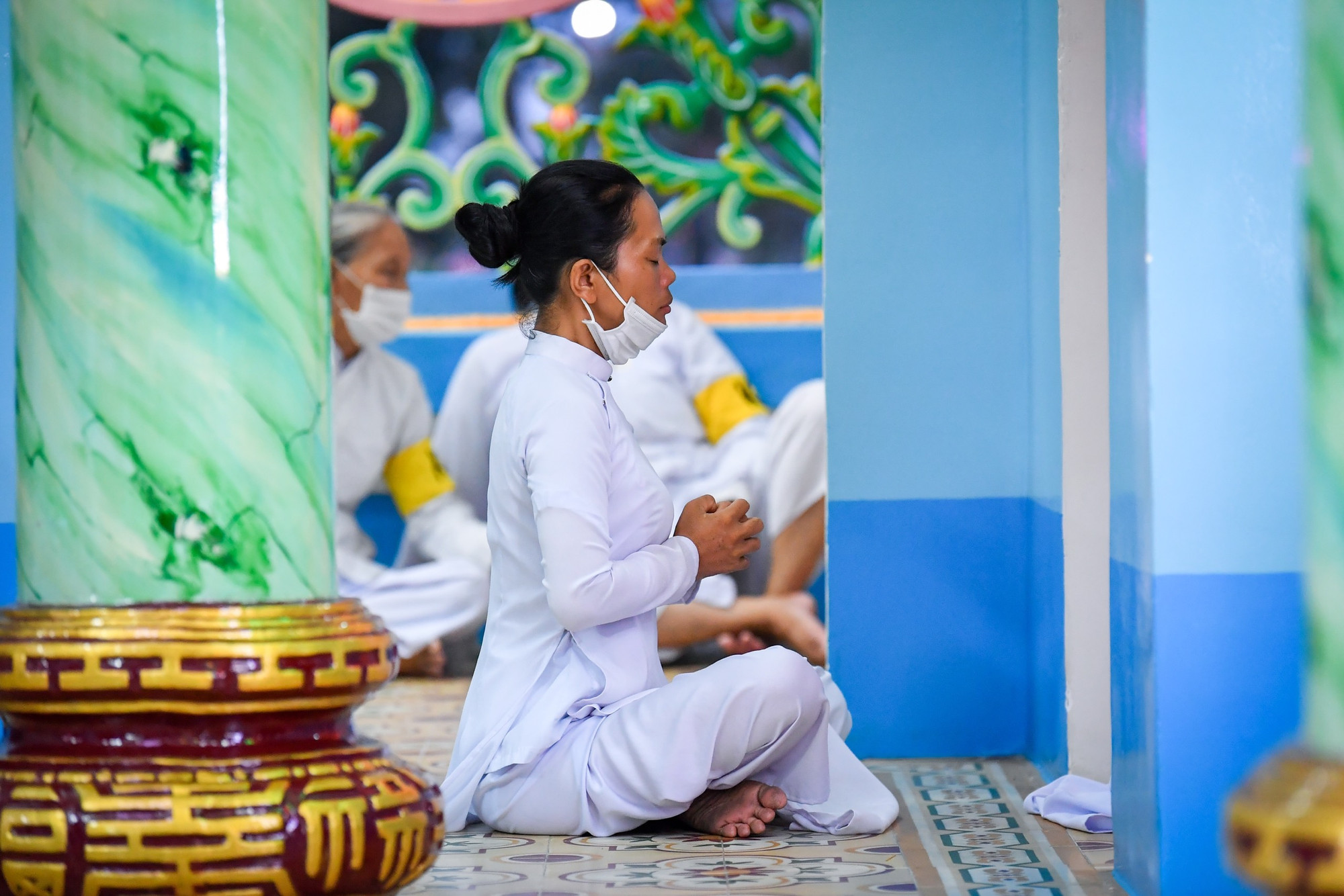 Không khí trang nghiêm trong giờ hành lễ. Không khí trang nghiêm trong giờ hành lễ.