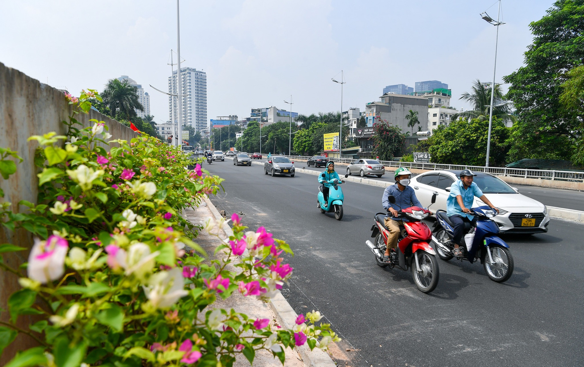 [Ảnh] Diện mạo mới của dự án mở rộng đường Âu Cơ-Nghi Tàm ảnh 5