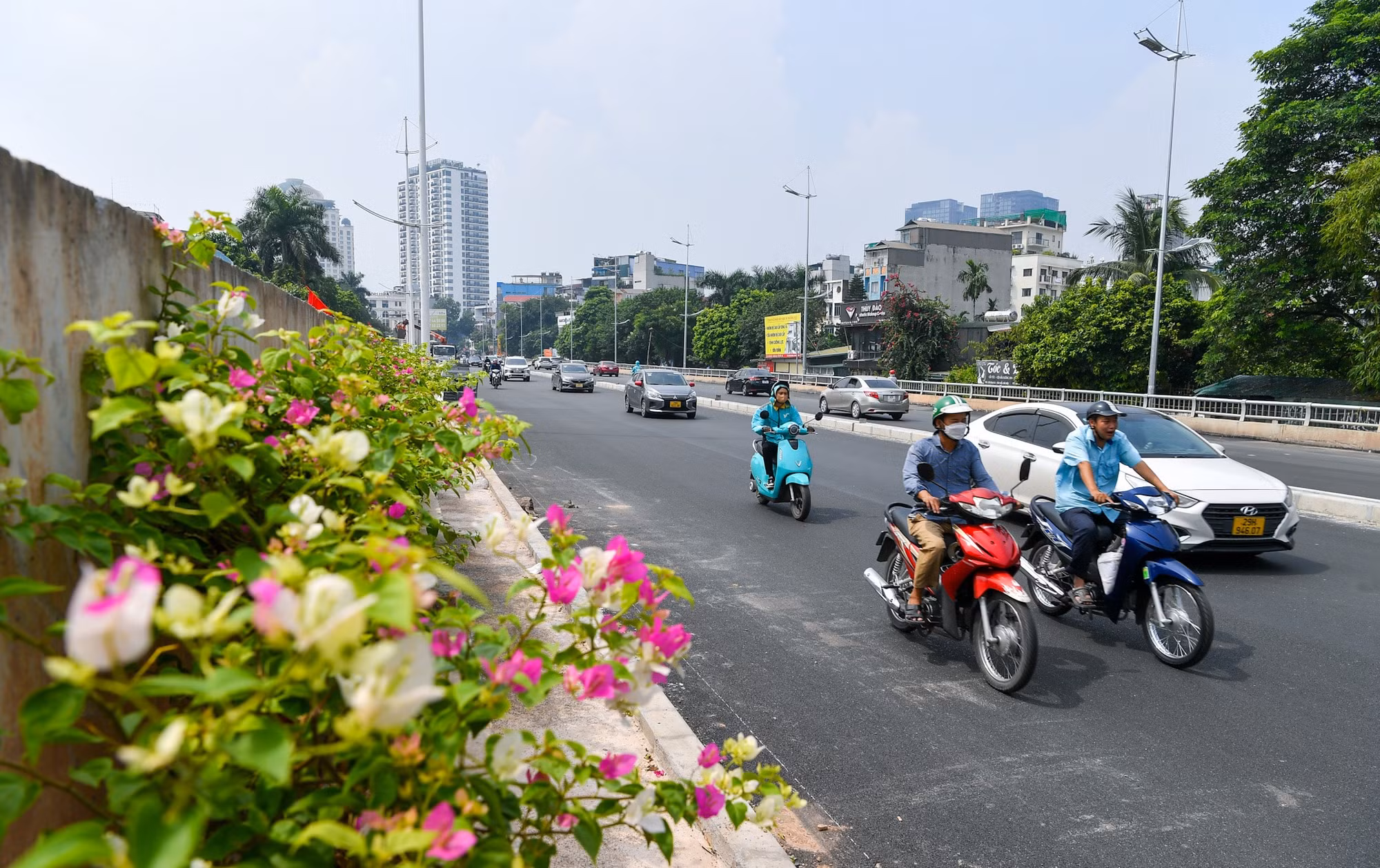 [Ảnh] Diện mạo mới của dự án mở rộng đường Âu Cơ-Nghi Tàm ảnh 5