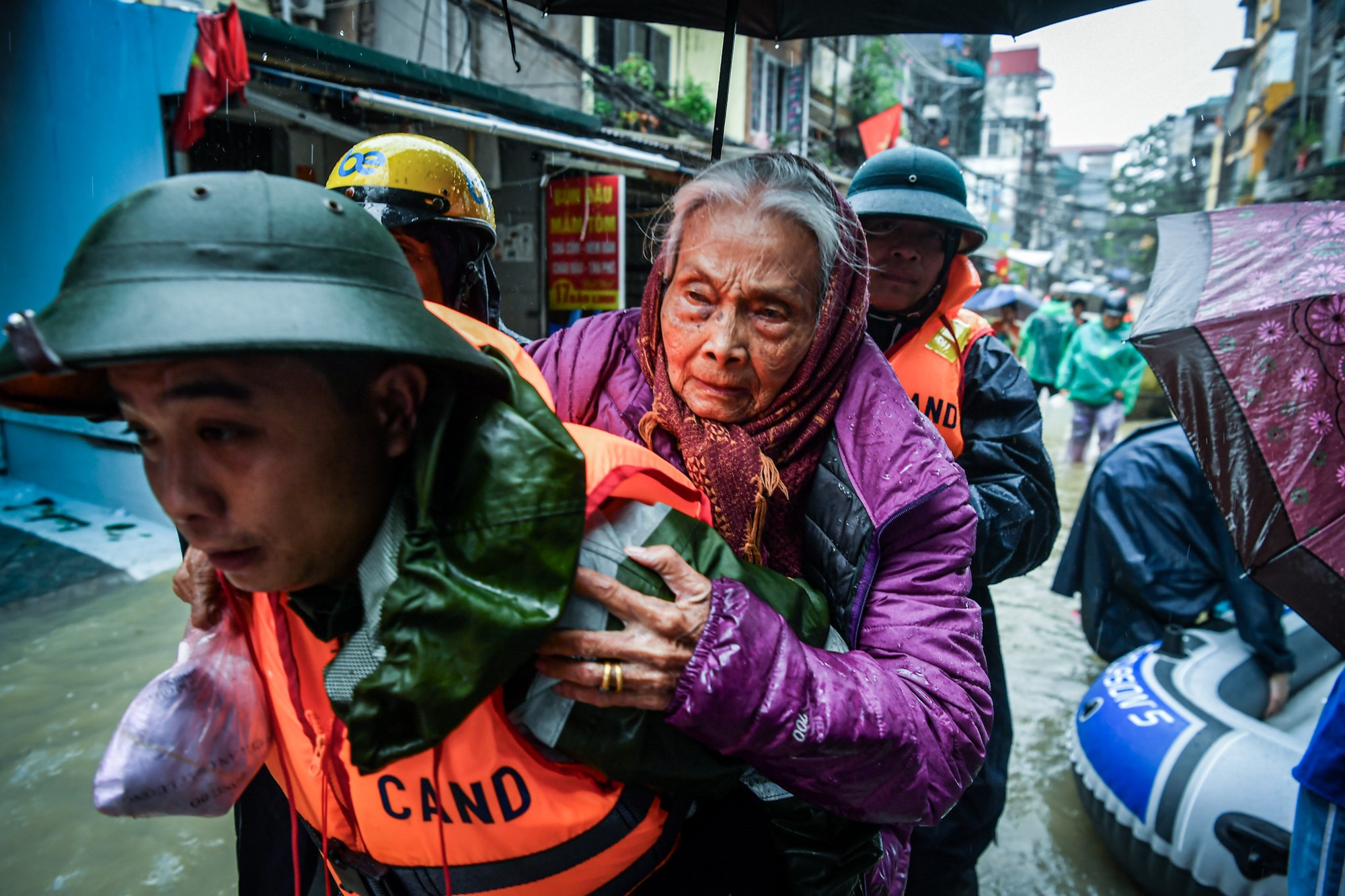 Trong bối cảnh mưa lũ diễn biến phức tạp, tin giả sẽ gây ra những hậu quả khôn lường.