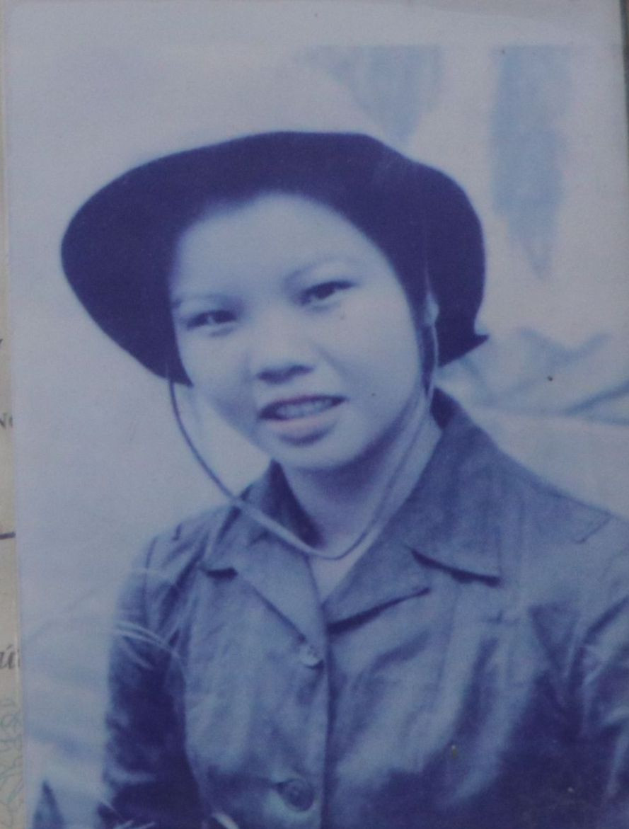 Hình ảnh cô hoa khôi của Trung đội nữ lái xe vượt Trường Sơn đã khiến chàng trai gốc Hà Nội rung động. Mối tình như ủ lửa qua thời gian, qua chiến chinh gian khổ... (Ảnh: NVCC)