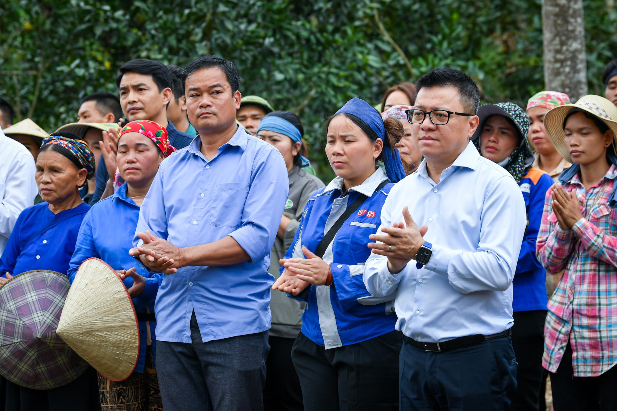 Nhằm chung tay chia sẻ với bà con vùng bị ảnh hưởng bởi thiên tai, Báo Nhân Dân và các đối tác bao gồm Ngân hàng TMCP Đông Nam Á SeABank, Quỹ SeAGreen và Tập đoàn BRG đã quyết định trao tặng tỉnh Lào Cai 68.000 cây xanh, trị giá 1 tỷ đồng để chung tay cùng địa phương khắc phục hậu quả bão Yagi; hướng tới mục tiêu phát triển bền vững và lâu dài.