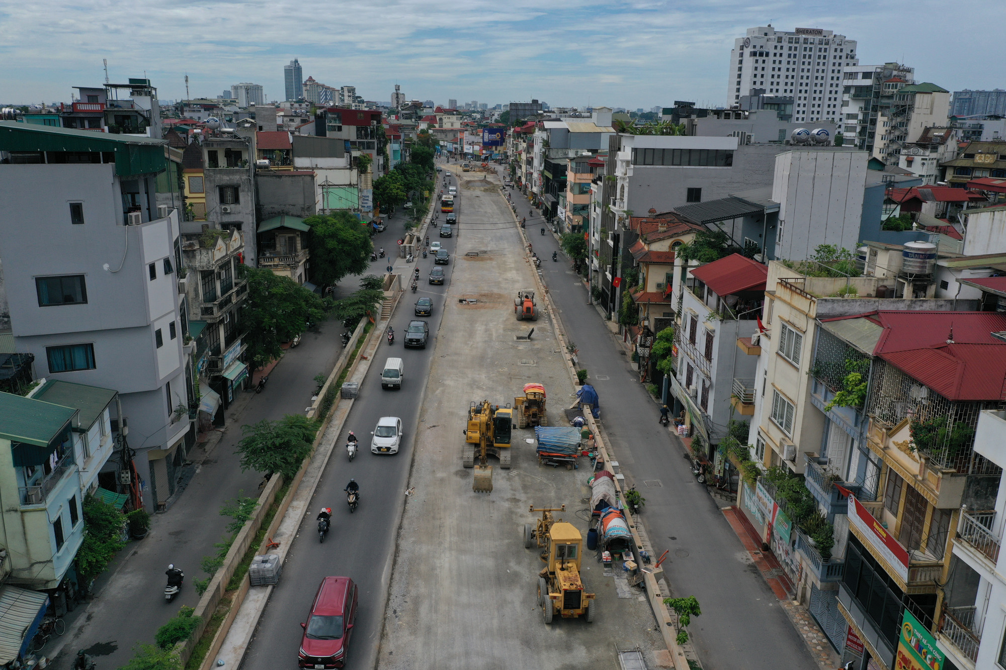 Máy móc làm việc không ngừng nghỉ trên dự án. Máy móc làm việc không ngừng nghỉ trên dự án.