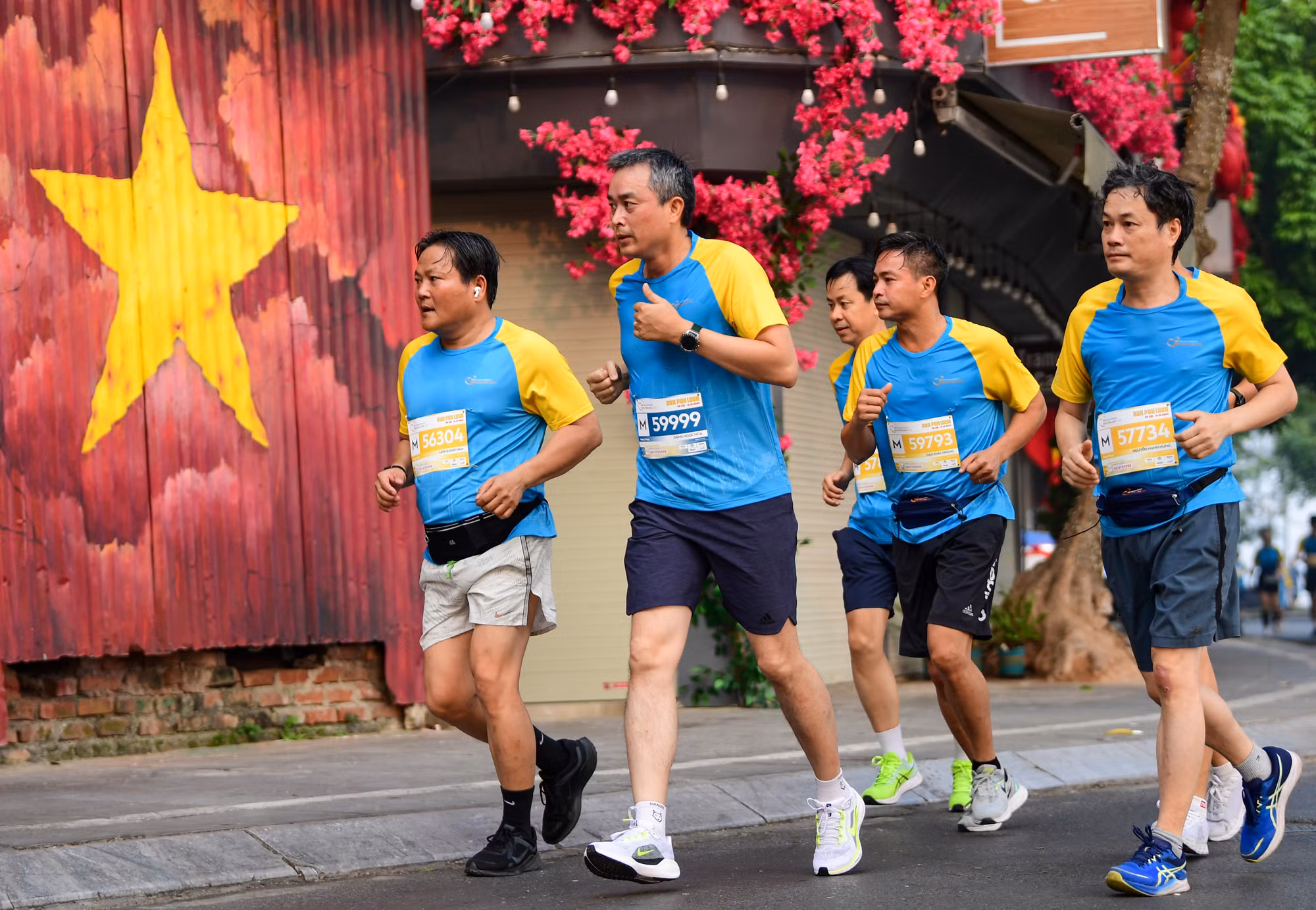 Ban tổ chức cho biết, một phần doanh thu từ việc bán vé giải chạy sẽ được chuyển đến tài khoản của Mặt trận Tổ quốc Việt Nam ủng hộ đồng bào bị thiệt hại, ảnh hưởng nặng nề do bão số 3 vừa qua.