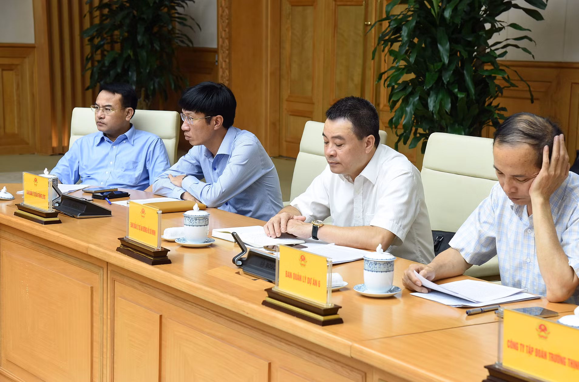 Đại diện các Ban quản lý dự án tham dự phiên họp thứ 11 của Ban Chỉ đạo.