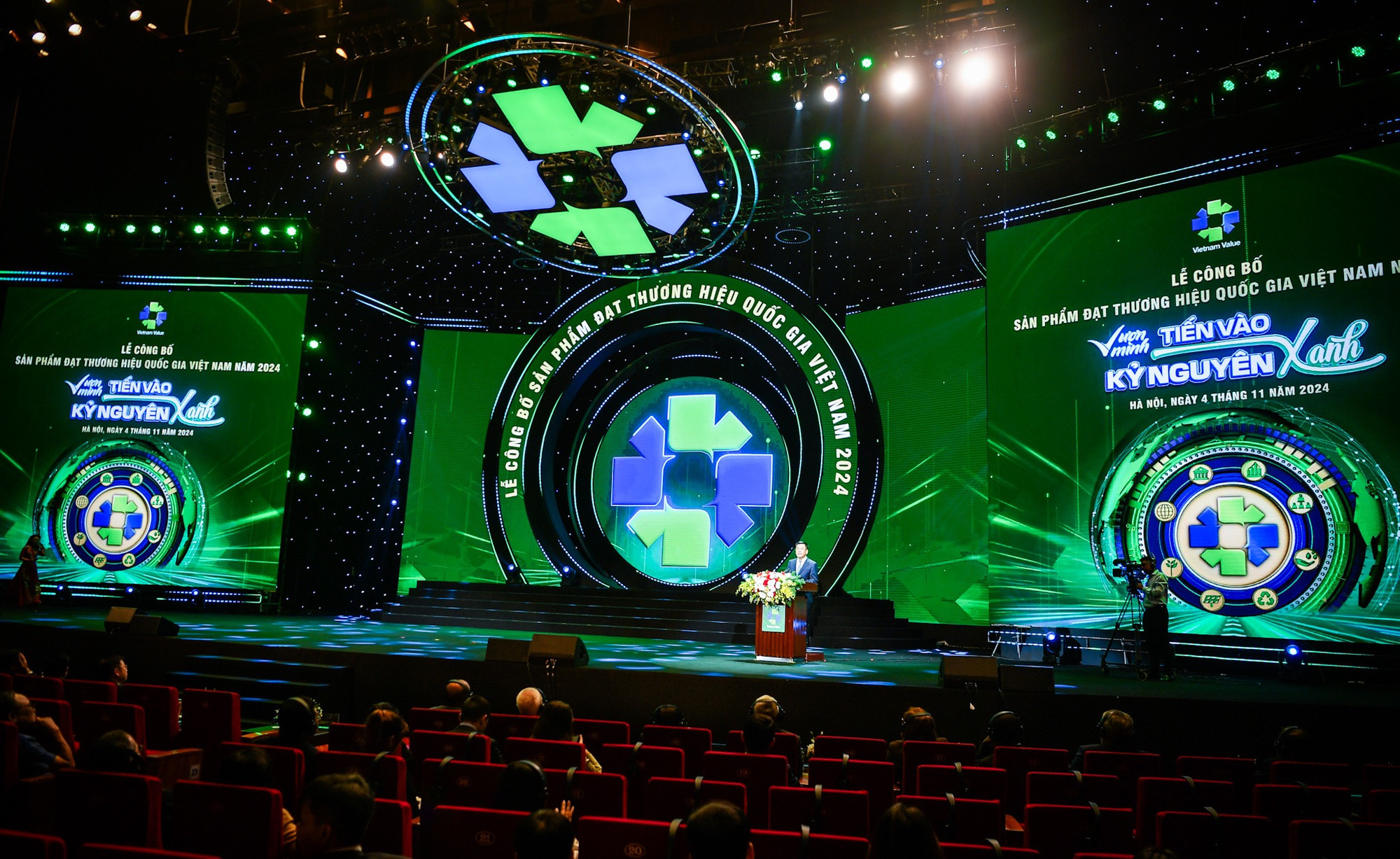 Theo Bộ trưởng Nguyễn Hồng Diên, thông qua chương trình, nhiều tập đoàn, doanh nghiệp Việt đã ý thức được vai trò, tầm quan trọng của thương hiệu - được xem như là 'chìa khóa' giúp gia tăng giá trị sản phẩm, giá trị doanh nghiệp, bảo đảm phát triển bền vững. (Ảnh THÀNH ĐẠT)