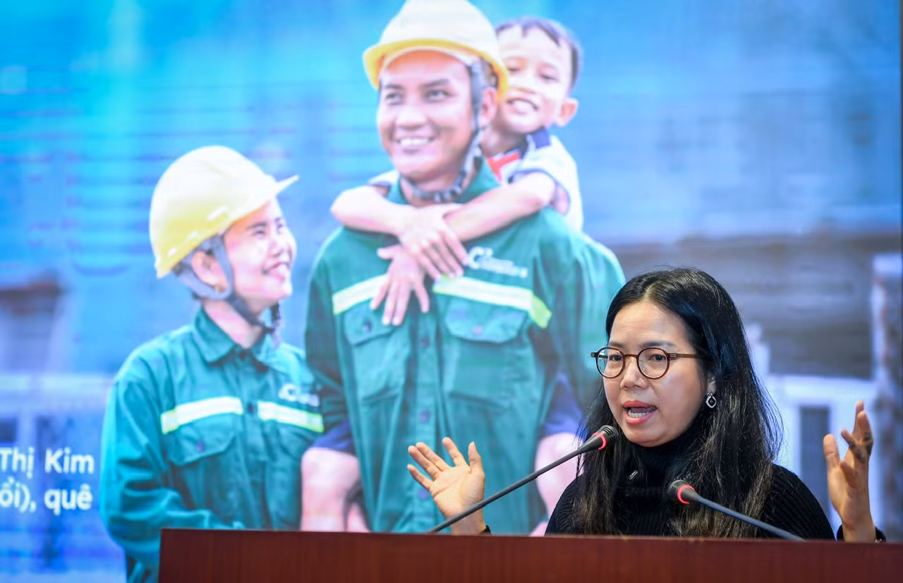 Bà Nguyễn Trình Thùy Trang, Phó Tổng Giám đốc Coteccons chia sẻ tại Lễ ra mắt chương trình. Bà Nguyễn Trình Thùy Trang, Phó Tổng Giám đốc Coteccons chia sẻ tại Lễ ra mắt chương trình.