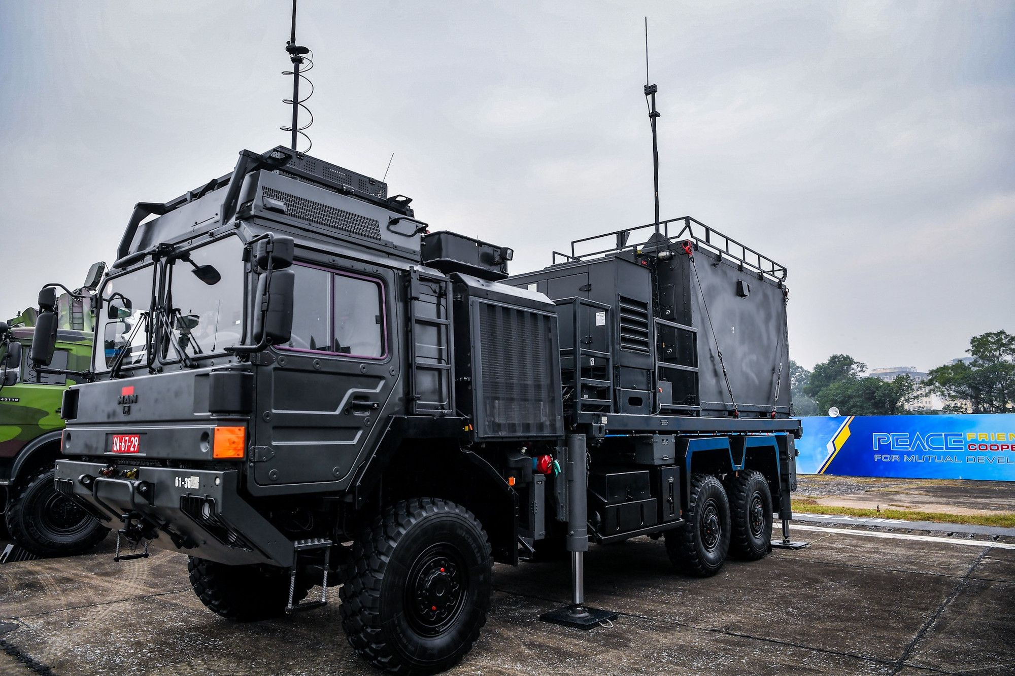 Ngoài Việt Nam, hiện hệ thống tên lửa phòng không Spyder đang có trong biên chế của quân đội các nước Azerbaijan, Cộng hòa Czech, Ethiopia, Ấn Độ, Peru, Philippines, Singapore, Các tiểu Vương quốc Arab thống nhất (UAE) và Morocco.