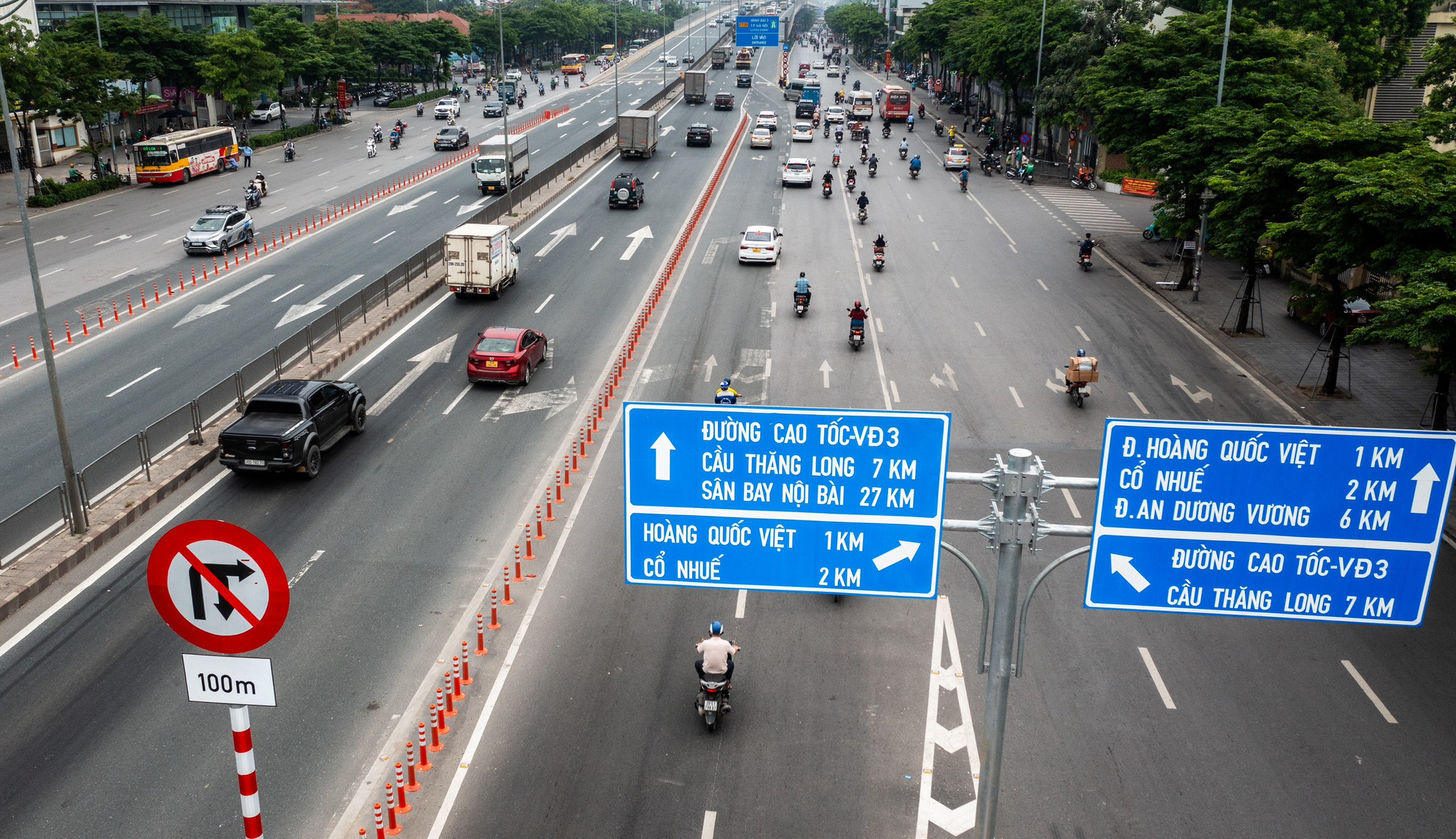 Sau khi thoát khỏi cầu vượt Mai Dịch, các phương tiện sẽ có 2 hướng lưu thông lên đường cao tốc Vành đai 3 hướng về Cầu Thăng Long-Sân bay Nội Bài hoặc rẽ phải ra Hoàng Quốc Việt, Cổ Nhuế.