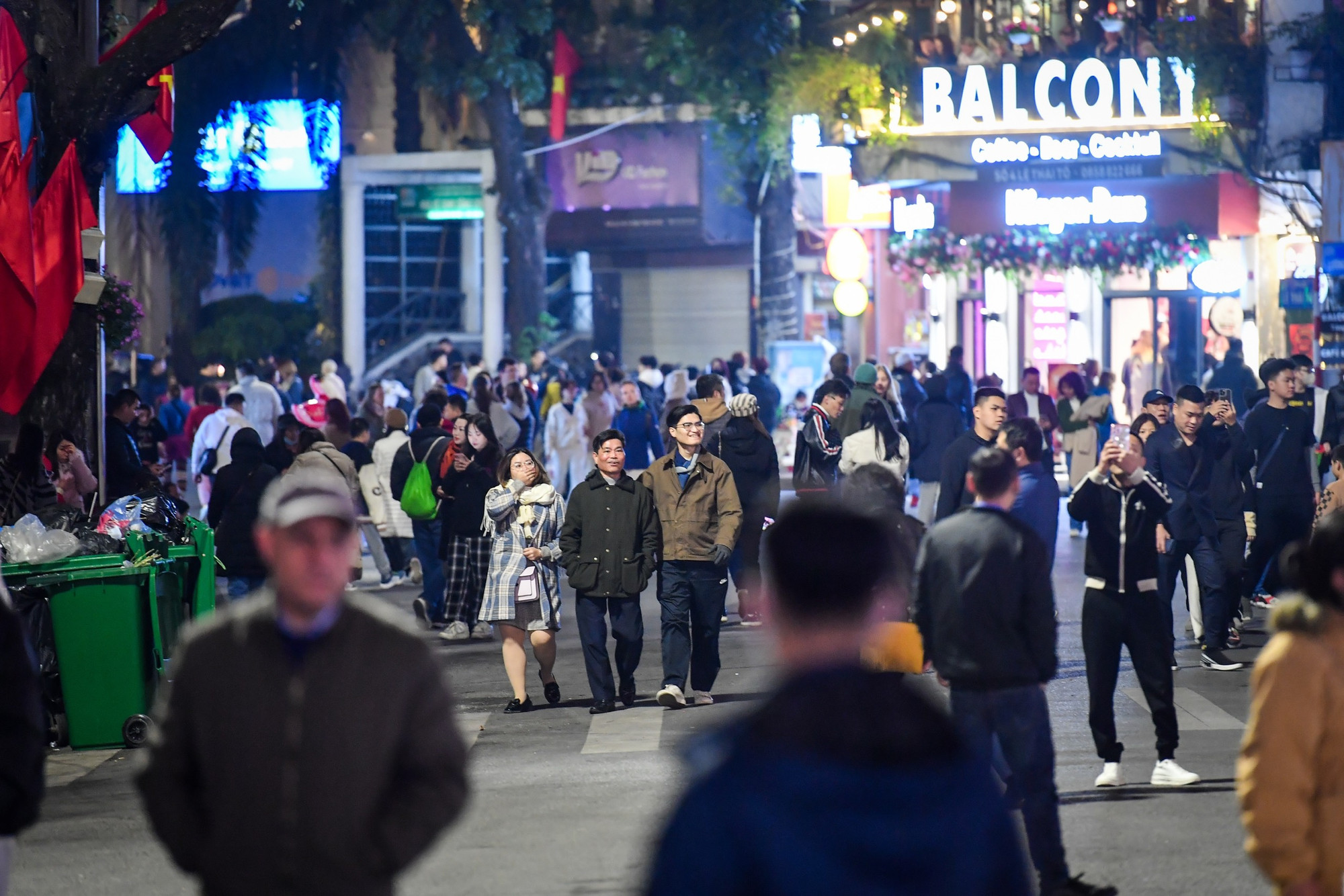 Vẻ thảnh thơi trong tối cuối cùng trước thềm năm mới. Vẻ thảnh thơi trong tối cuối cùng trước thềm năm mới.