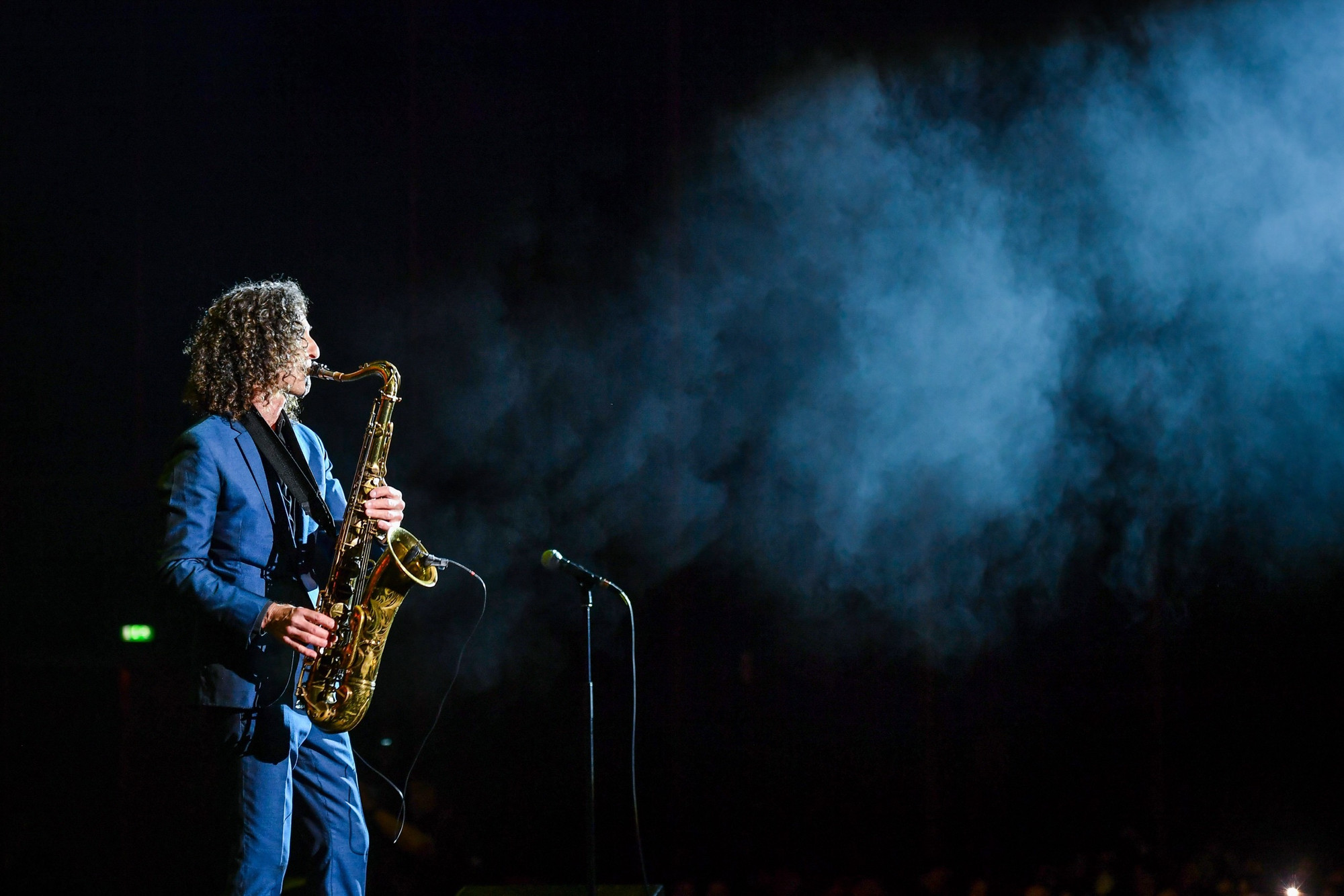 Nghệ sĩ Kenny G biểu diễn tại sự kiện Kenny G Live in Vietnam cuối năm 2023.