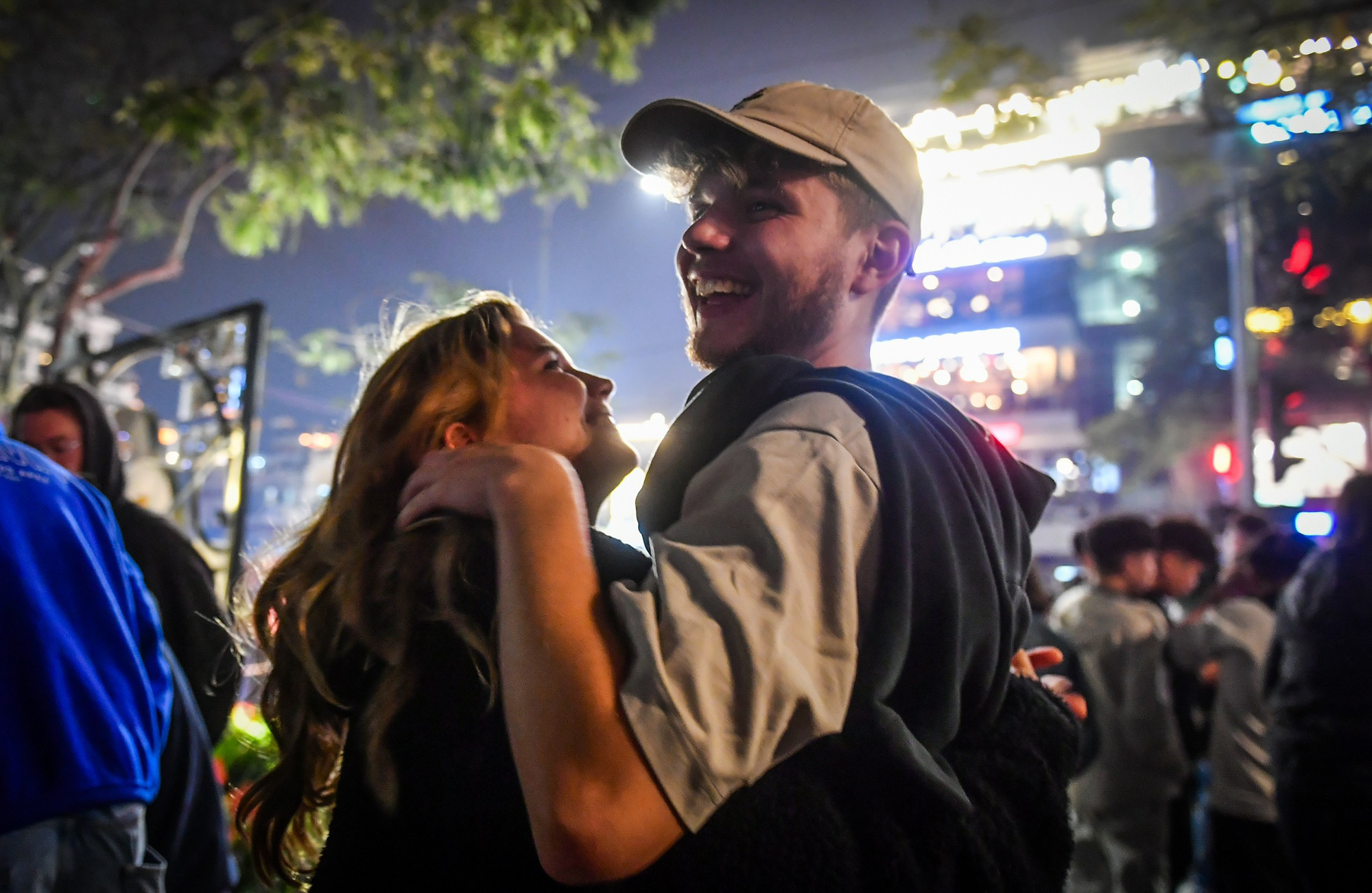 Niềm phấn khích trong đêm Giao thừa.