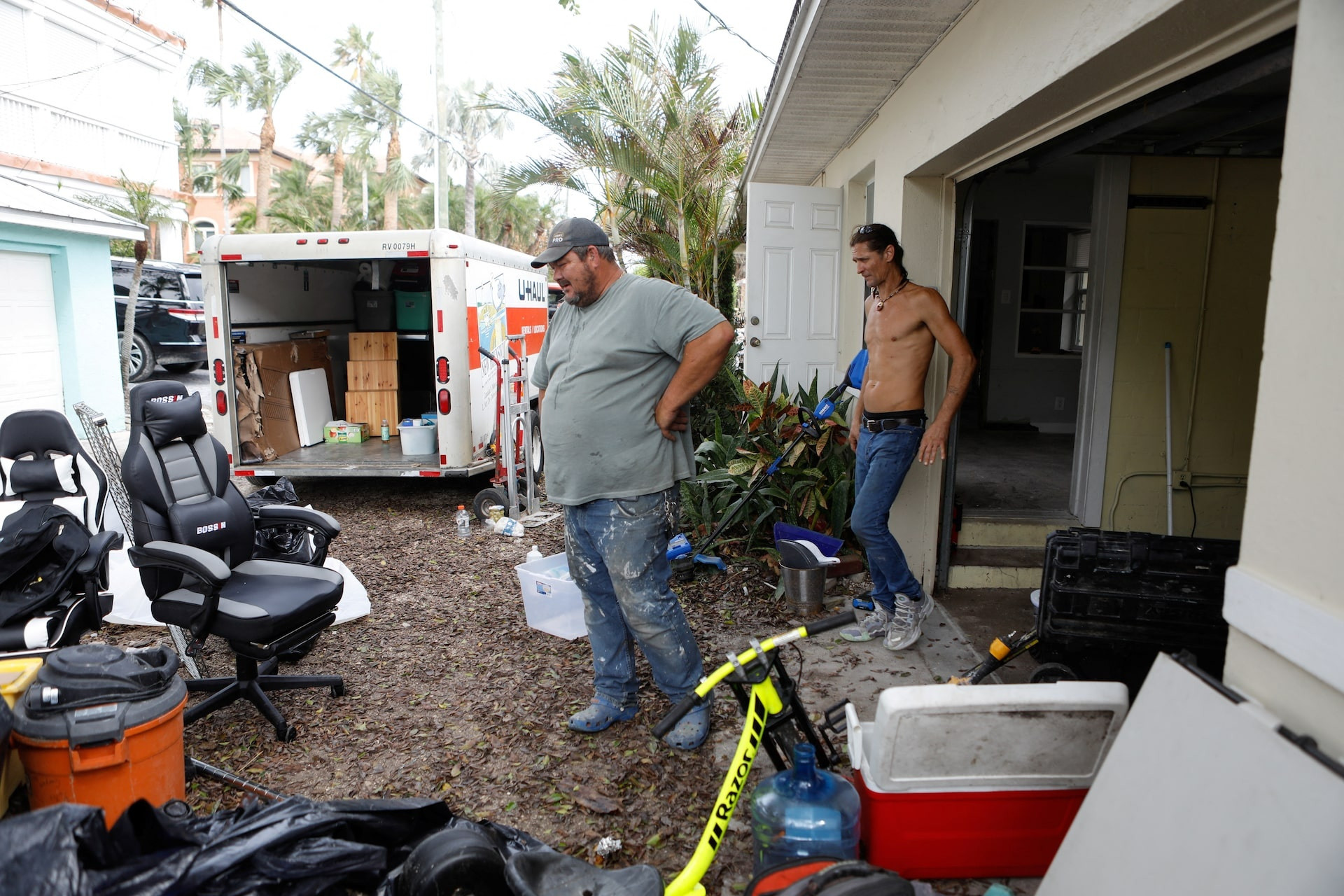 [Ảnh] Người dân bang Florida (Mỹ) khẩn trương chuẩn bị đón siêu bão Milton ảnh 4