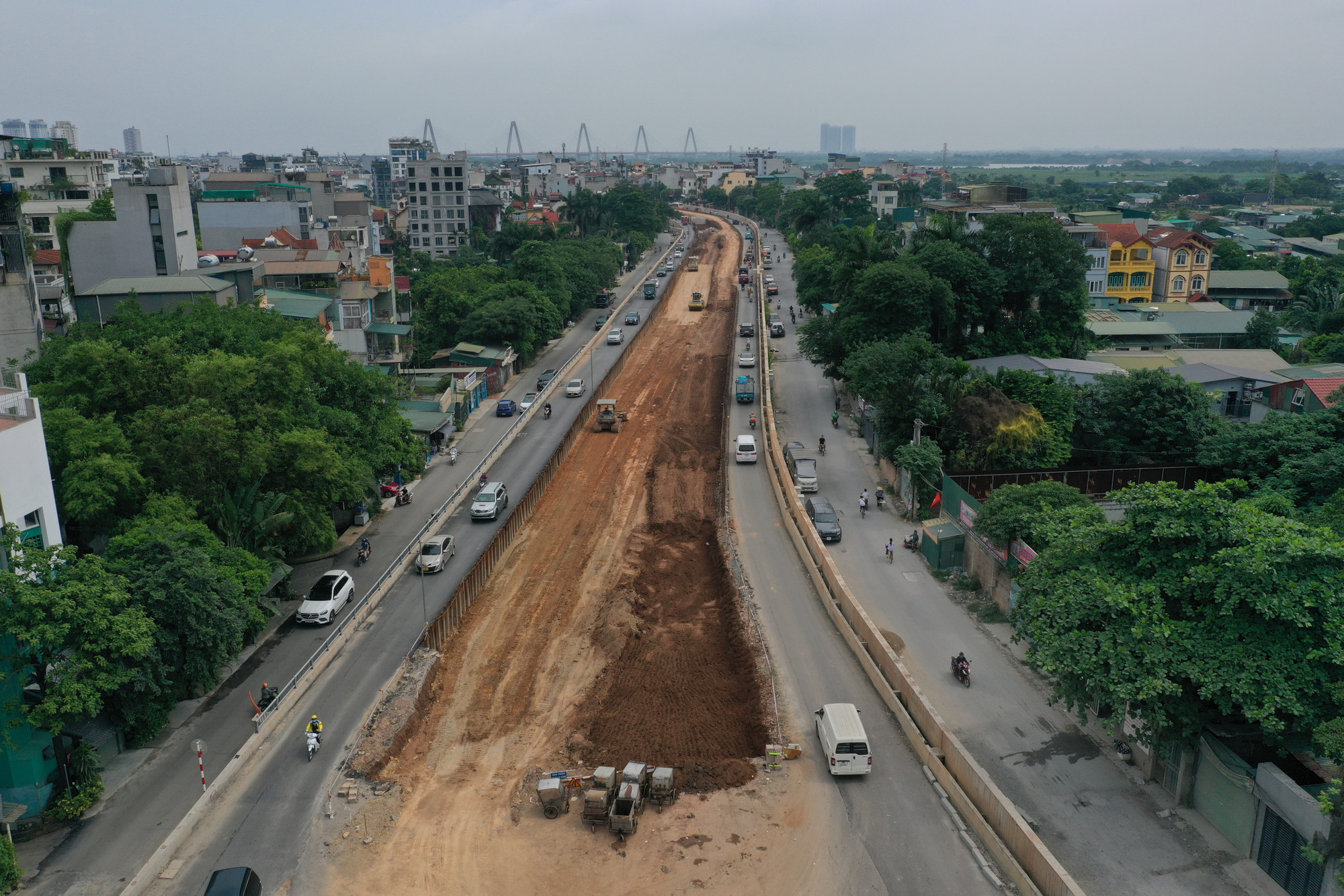 Là tuyến đường quan trọng ở cửa ngõ Tây Bắc Thủ đô, dự án mở rộng đường Âu Cơ - Nghi Tàm sẽ giúp giải tỏa ùn tắc, bảo đảm giao thông kết nối trung tâm Hà Nội với Cảng hàng không quốc tế Nội Bài. Là tuyến đường quan trọng ở cửa ngõ Tây Bắc Thủ đô, dự án mở rộng đường Âu Cơ - Nghi Tàm sẽ giúp giải tỏa ùn tắc, bảo đảm giao thông kết nối trung tâm Hà Nội với Cảng hàng không quốc tế Nội Bài.