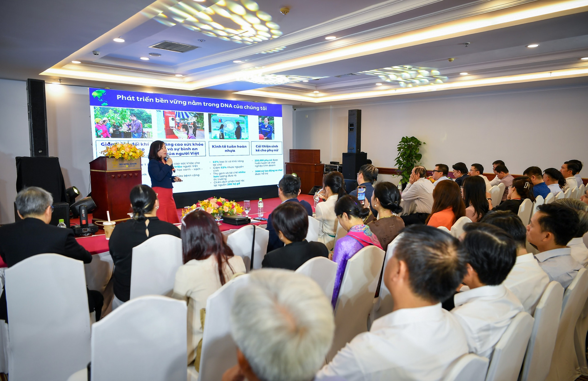 Quang cảnh phiên thảo luận.