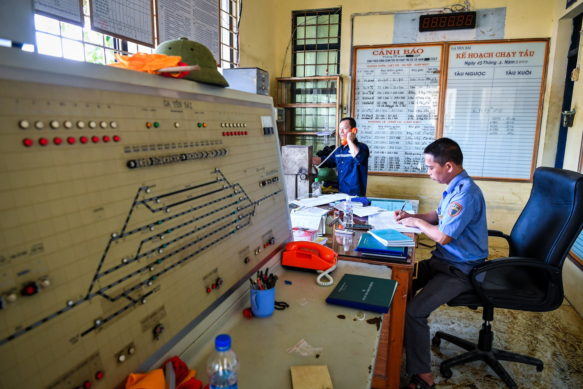 Sau bão số 3, ngành đường sắt các tỉnh phía bắc đang nỗ lực, căng mình để phục hồi hoạt động sản xuất.