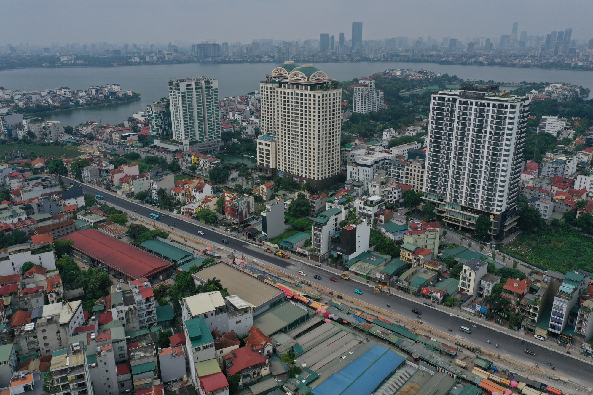 Dự án được thực hiện từ tháng 6/2020, theo kế hoạch dự án này sẽ hoàn thành năm 2021. Tuy nhiên, do phải điều chỉnh lại thiết kế, phương án thi công, dịch Covid-19 bùng phát... khiến dự án chậm tiến độ nhiều lần. Dự án được thực hiện từ tháng 6/2020, theo kế hoạch dự án này sẽ hoàn thành năm 2021. Tuy nhiên, do phải điều chỉnh lại thiết kế, phương án thi công, dịch Covid-19 bùng phát... khiến dự án chậm tiến độ nhiều lần.