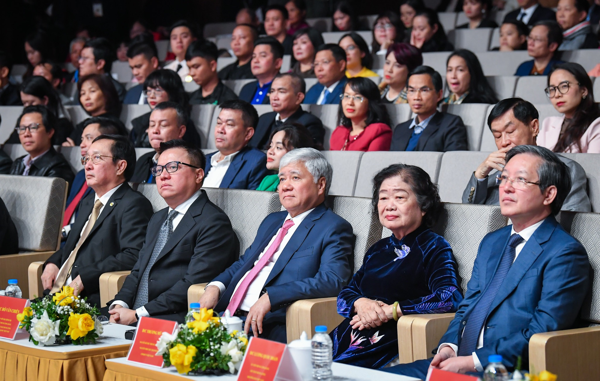 Các đồng chí lãnh đạo Đảng, Nhà nước tham dự Lễ trao Giải thưởng Hành động vì Cộng đồng - Human Act Prize 2024.