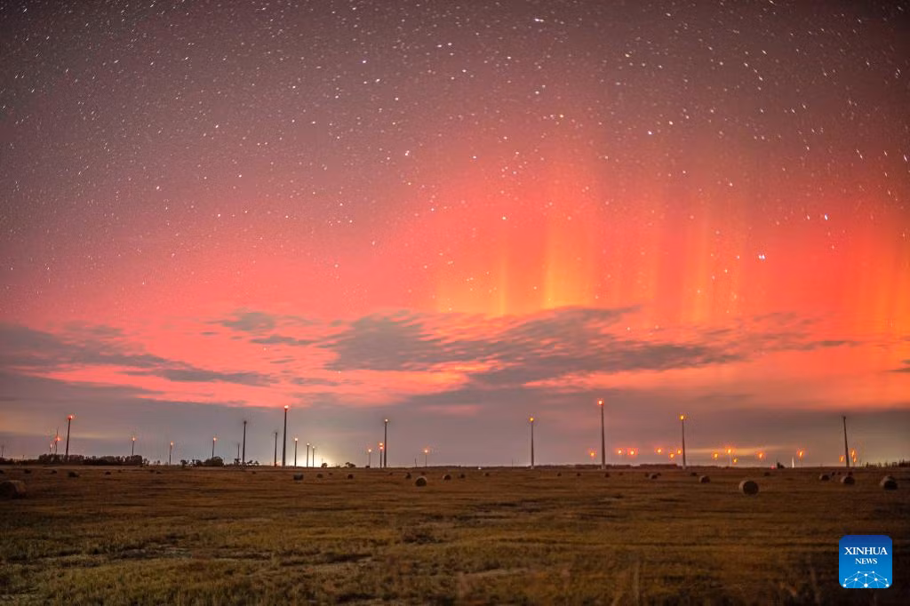 Cực quang phương bắc xuất hiện tại tỉnh Hắc Long Giang rạng sáng 11/10.