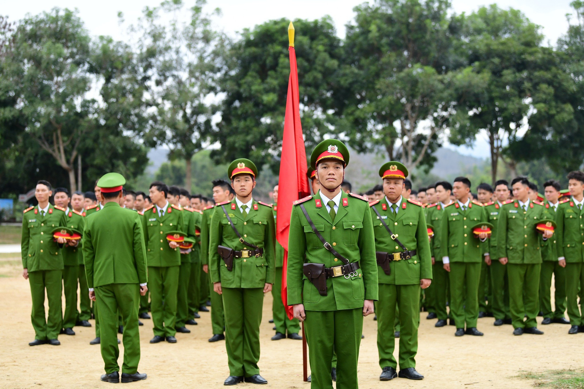 Cán bộ, chiến sĩ Trung đoàn Cảnh sát cơ động tập luyện chuẩn bị cho Lễ Kỷ niệm 70 năm chiến thắng Điện Biên Phủ (7/5/1954-7/5-2024).