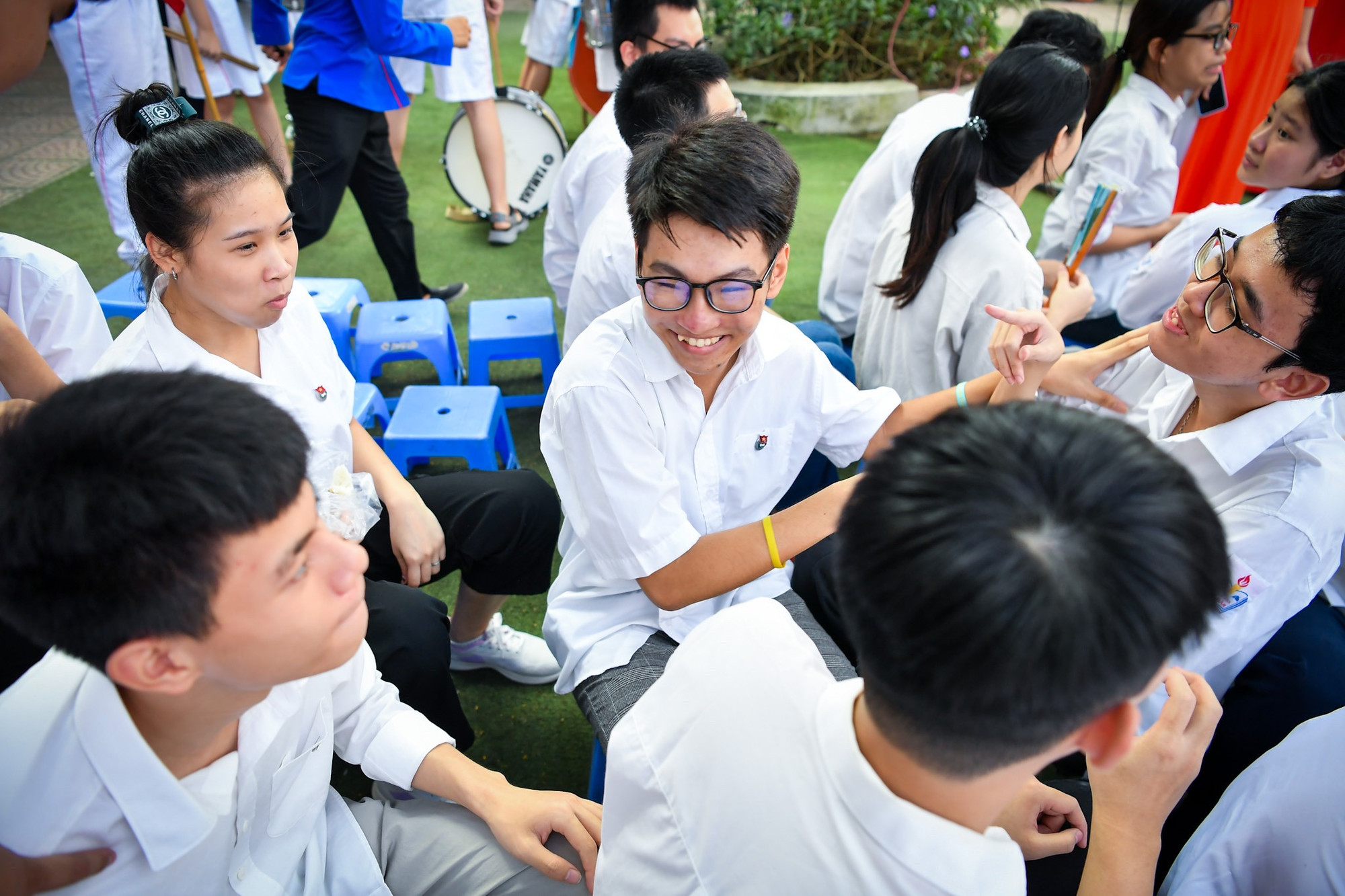 Tại ngôi trường này, hầu hết mọi câu chuyện đều được các em học sinh kể lại bằng... đôi tay.