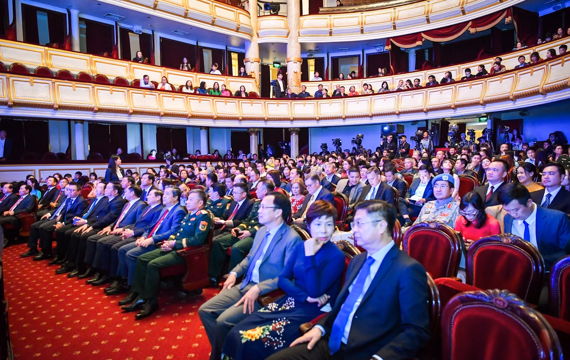 Quang cảnh lễ trao giải. Quang cảnh lễ trao giải.