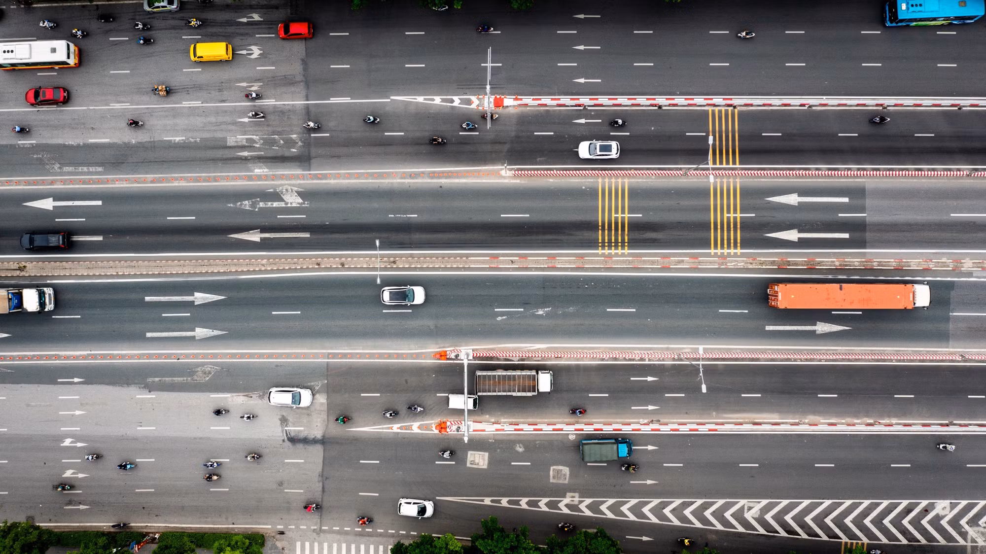 Ghi nhận thực tế cho thấy, hơn 1 tuần sau khi mở hướng lưu thông qua hai cầu vượt mới, xung đột giao thông tại nút giao Mai Dịch - Vành đai 3 đã giảm rõ rệt.