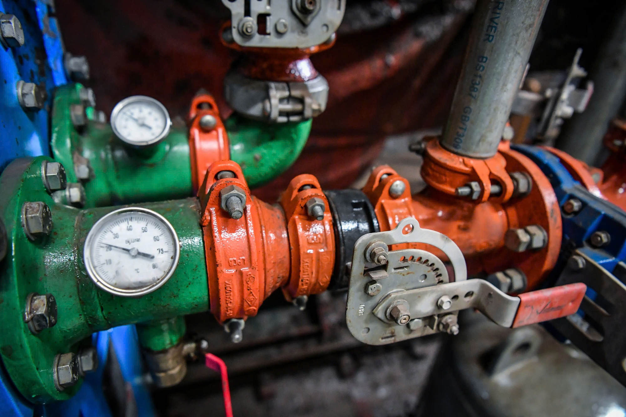 Các thông số về nhiệt độ, áp suất bên trong hầm luôn được giám sát chặt chẽ.