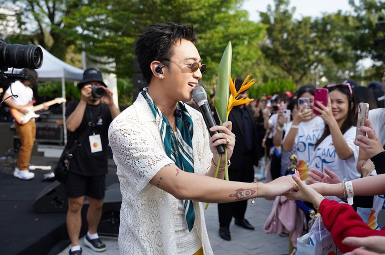 [Ảnh] Dàn nghệ sĩ nổi tiếng "cháy" hết mình với 5AM - Cùng đón bình minh ảnh 8