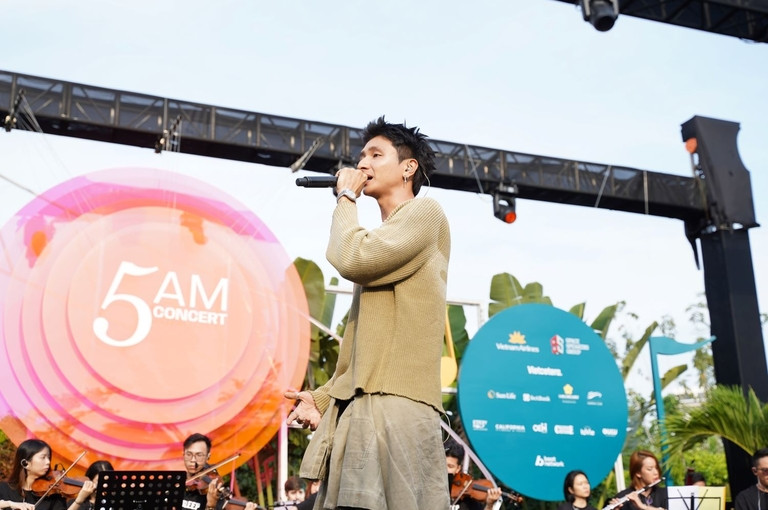 [Ảnh] Dàn nghệ sĩ nổi tiếng "cháy" hết mình với 5AM - Cùng đón bình minh ảnh 10