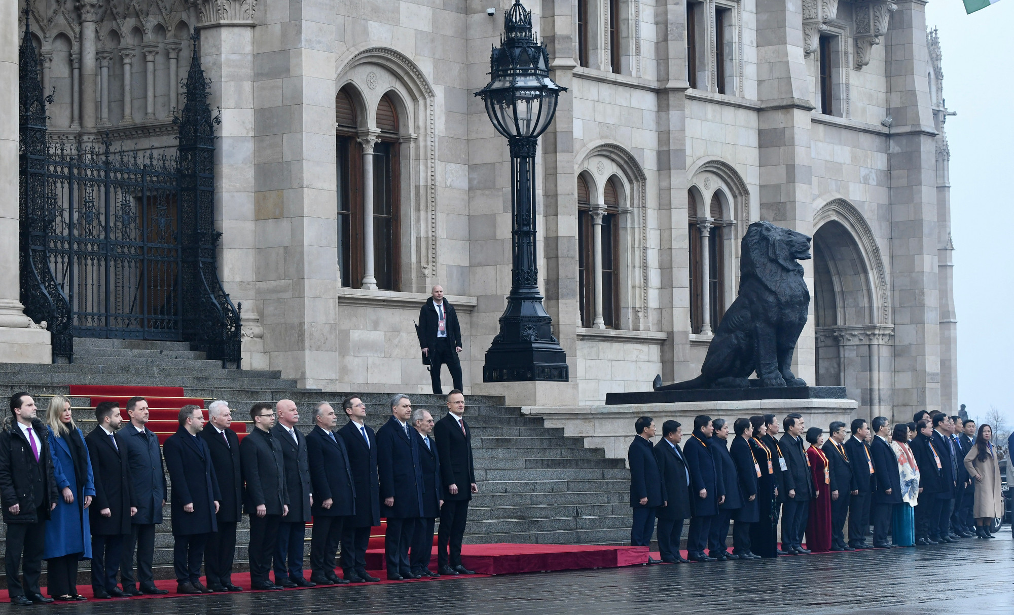 [Ảnh] Lễ đón Thủ tướng Phạm Minh Chính thăm chính thức Hungary ảnh 5