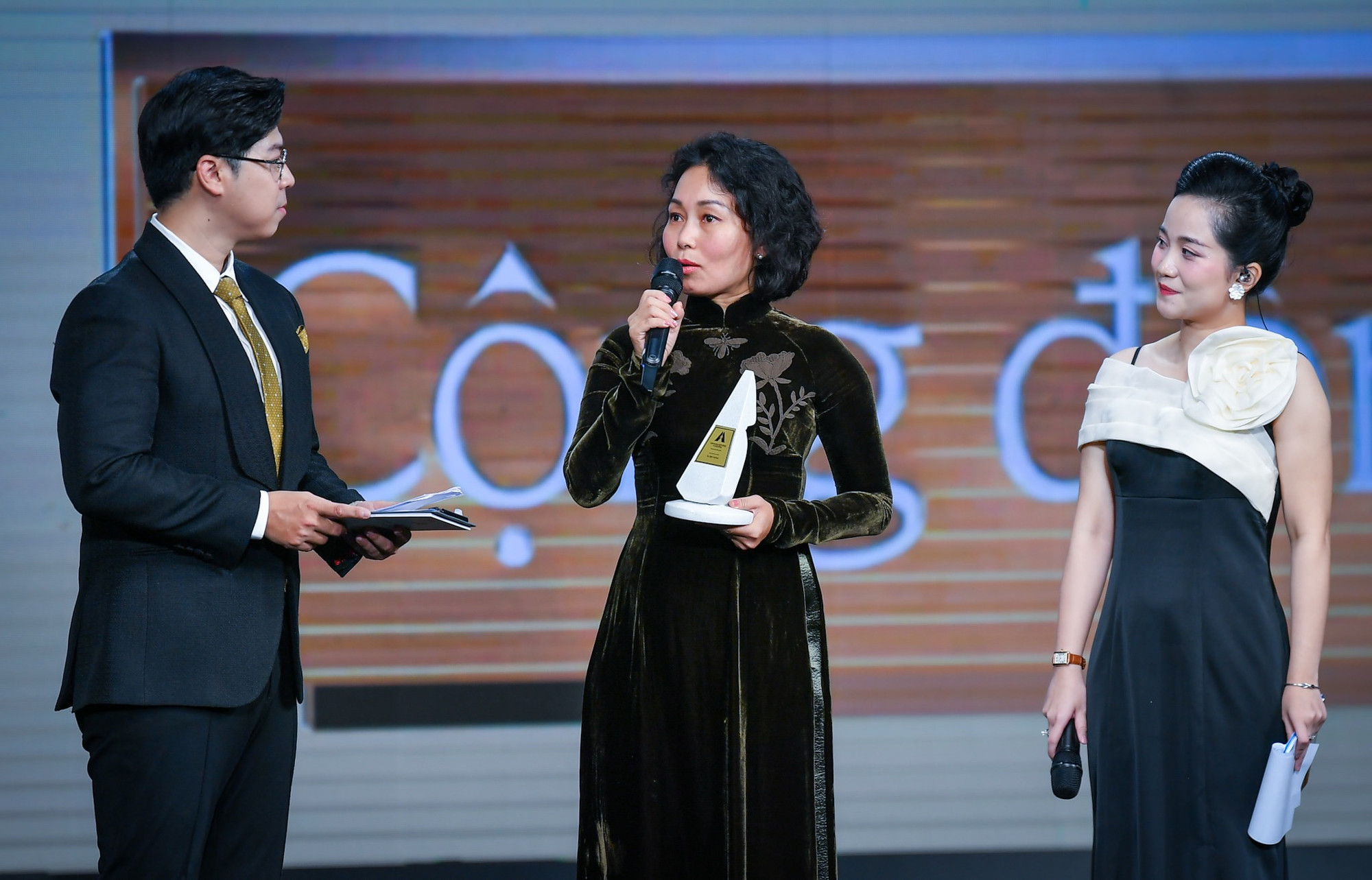 Đại diện các dự án chia sẻ tại lễ trao giải.