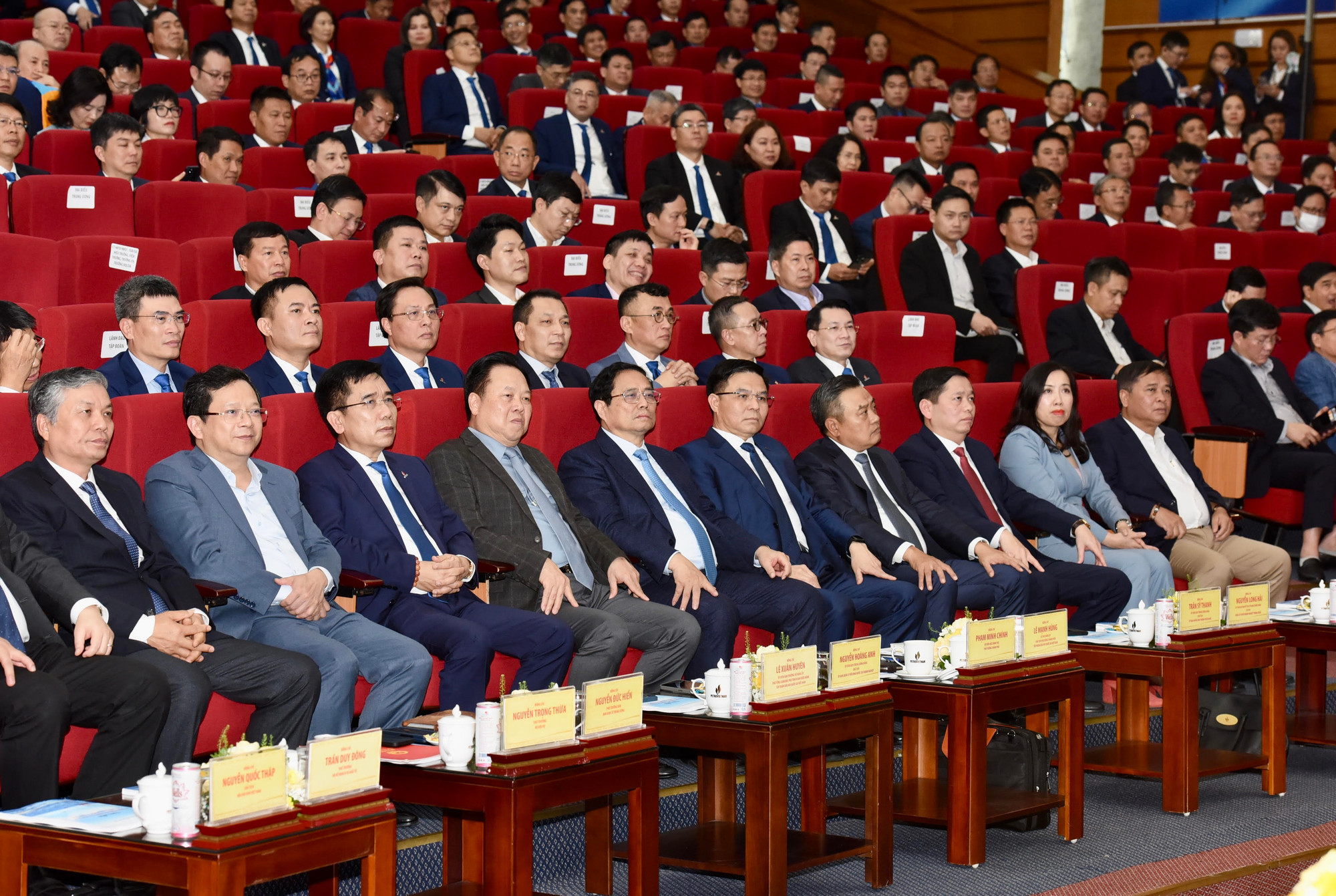 Thủ tướng Phạm Minh Chính và các đại biểu dự Hội nghị triển khai nhiệm vụ ngành dầu khí năm 2024.