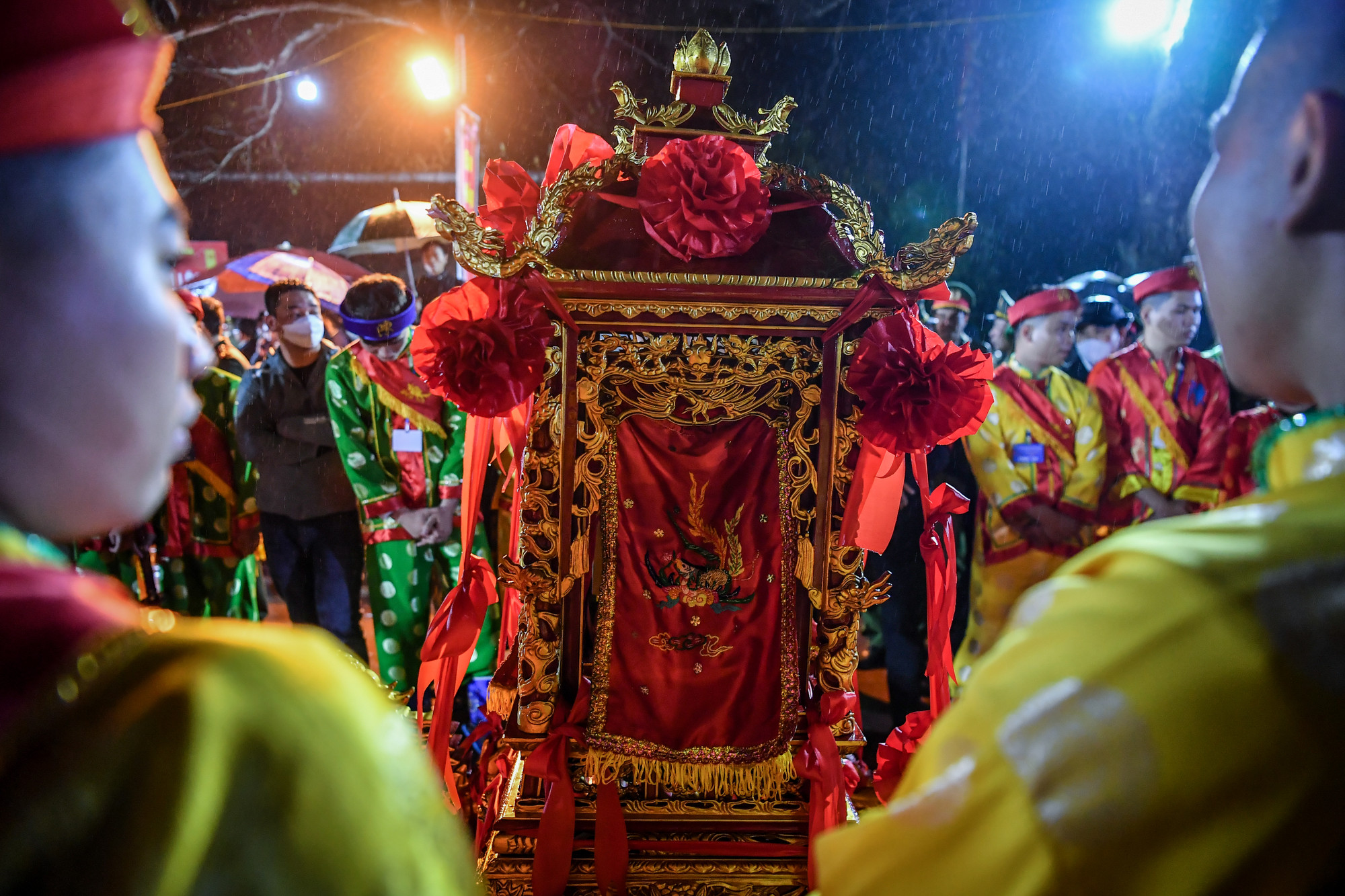 Cận cảnh kiệu rước ấn.