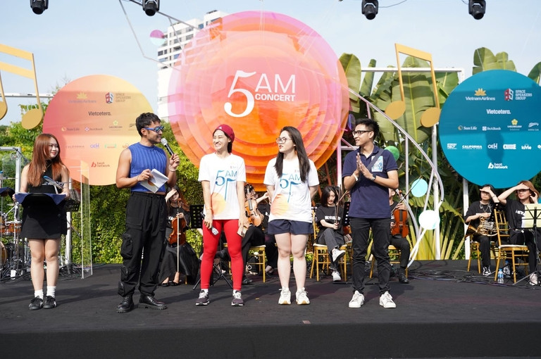 [Ảnh] Dàn nghệ sĩ nổi tiếng "cháy" hết mình với 5AM - Cùng đón bình minh ảnh 12