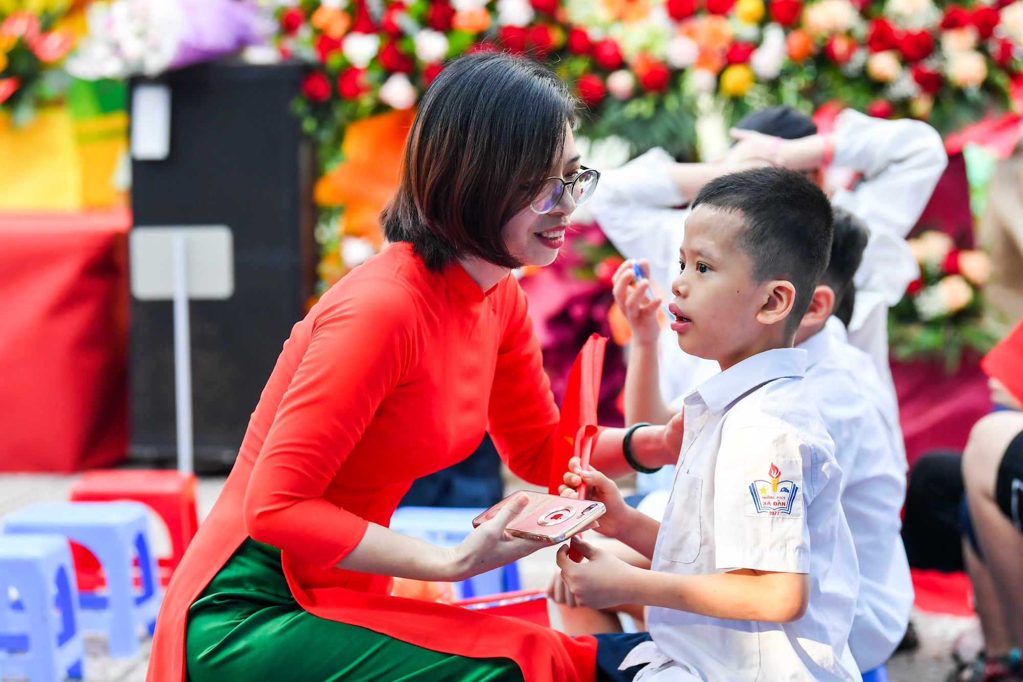 Những gương mặt bỡ ngỡ của học sinh khối lớp 1.