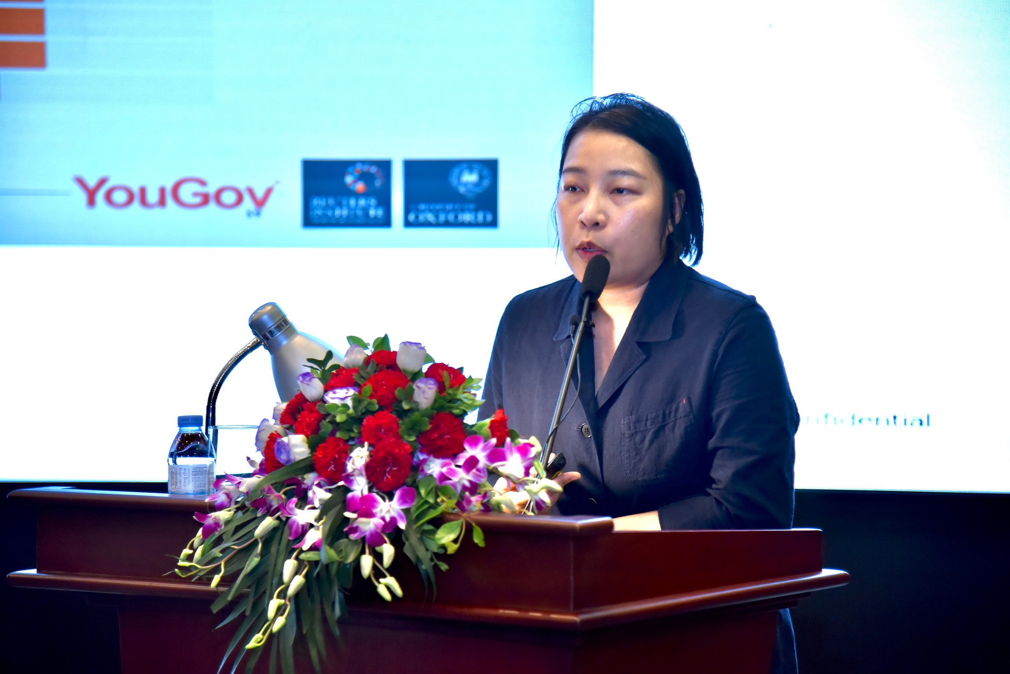 Bà Nguyễn Thùy Dương, chuyên gia chương trình Google News Initiative (GNI), Tập đoàn Google, trình bày tham luận tại hội thảo.