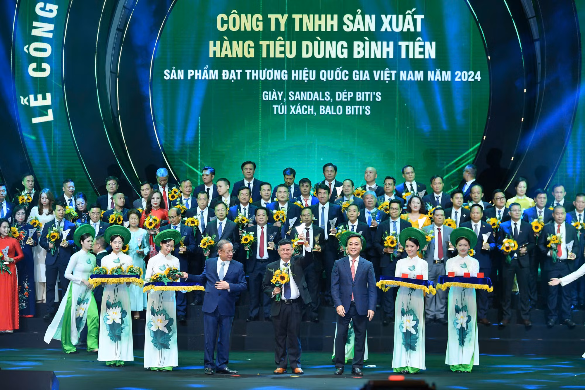 Năm nay, gần 360 sản phẩm của 190 doanh nghiệp được vinh danh Thương hiệu quốc gia.