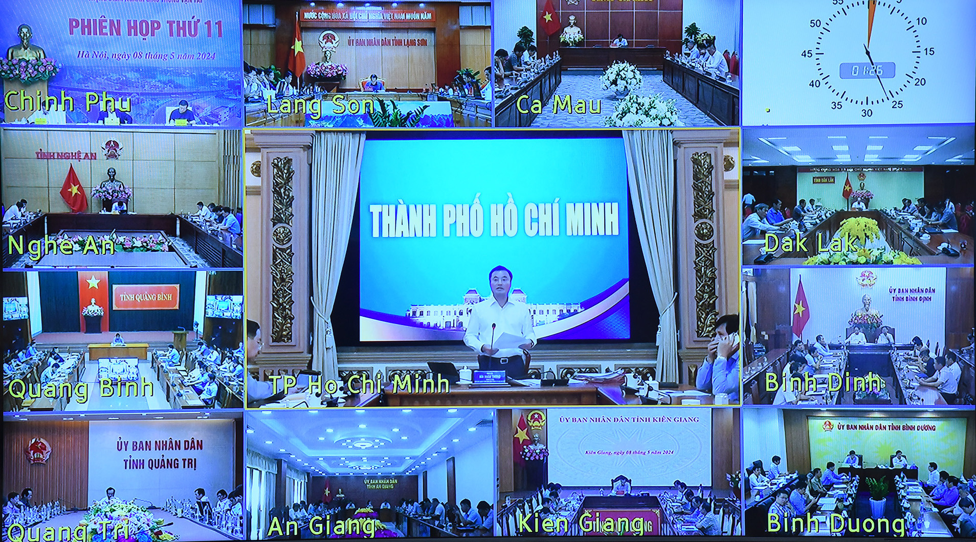 Lãnh đạo Thành phố Hồ Chí Minh phát biểu tại điểm cầu Thành phố Hồ Chí Minh Lãnh đạo Thành phố Hồ Chí Minh phát biểu tại điểm cầu Thành phố Hồ Chí Minh