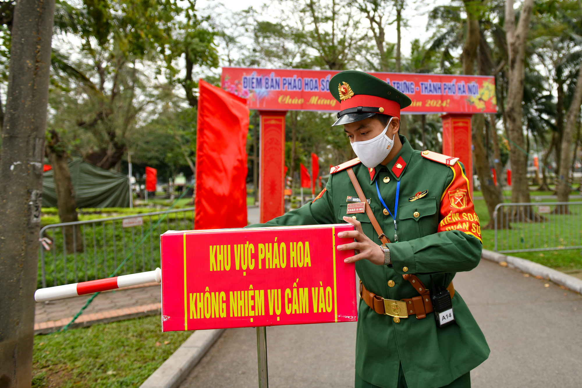 Theo kế hoạch đã được phê duyệt, trong đêm Giao thừa thành phố Hà Nội sẽ tổ chức bắn pháo hoa ở 30 quận, huyện, thị xã với 32 trận địa pháo hoa. Trong đó, có 9 trận địa bắn pháo hoa tầm cao và 23 trận địa bắn tầm thấp.