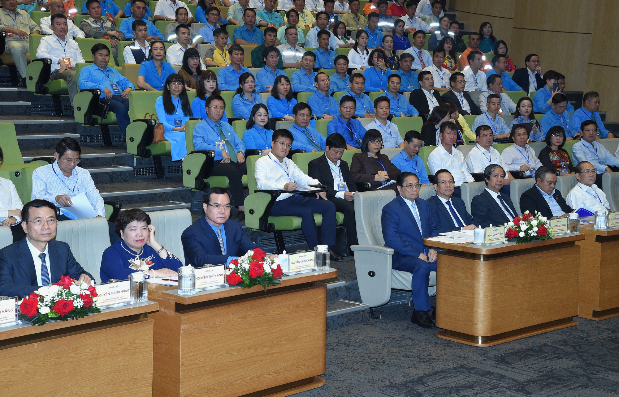 Thủ tướng Phạm Minh Chính và các đại biểu tham dự Diễn đàn “Nâng cao năng suất lao động Quốc gia năm 2024”.