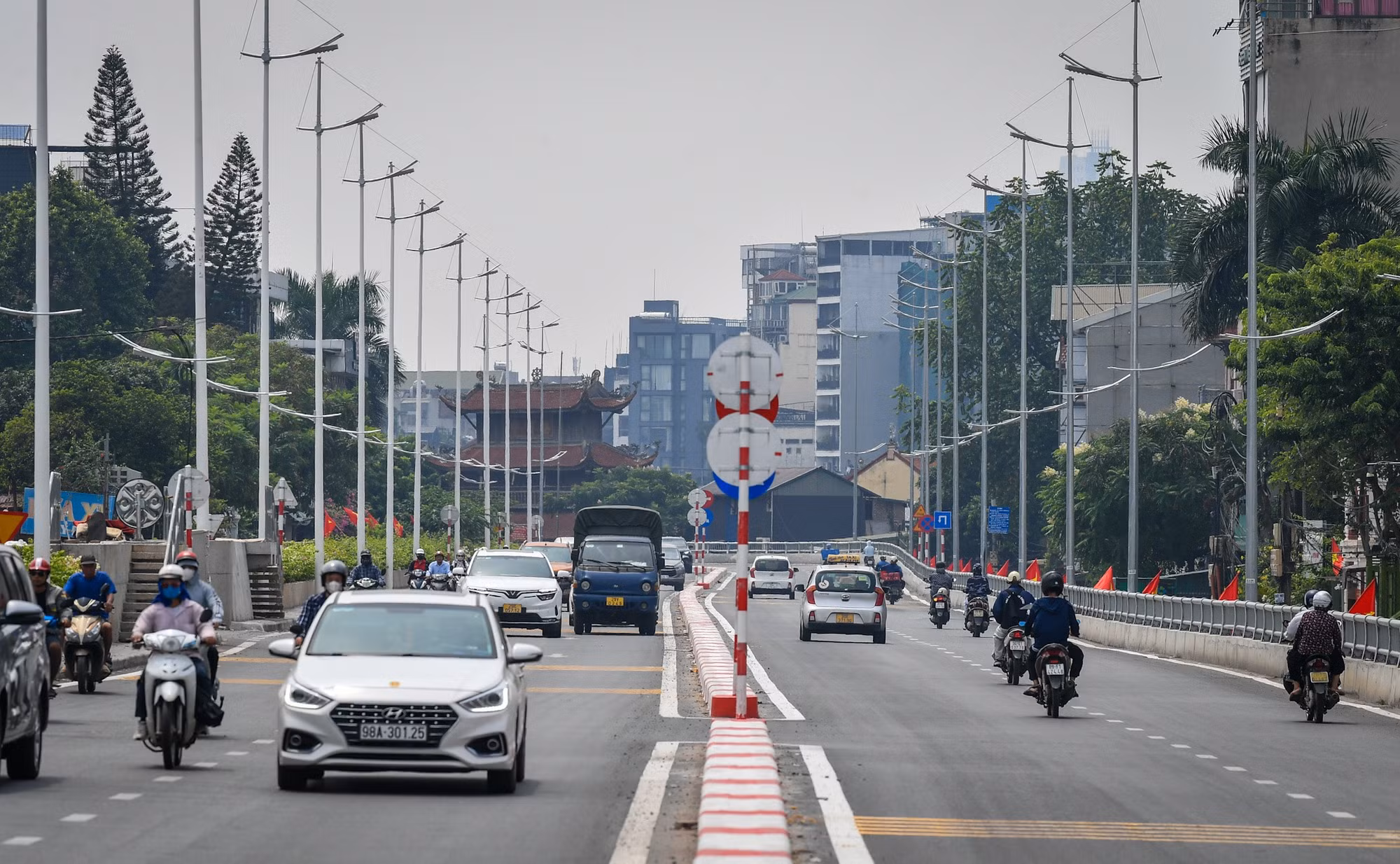 [Ảnh] Diện mạo mới của dự án mở rộng đường Âu Cơ-Nghi Tàm ảnh 8