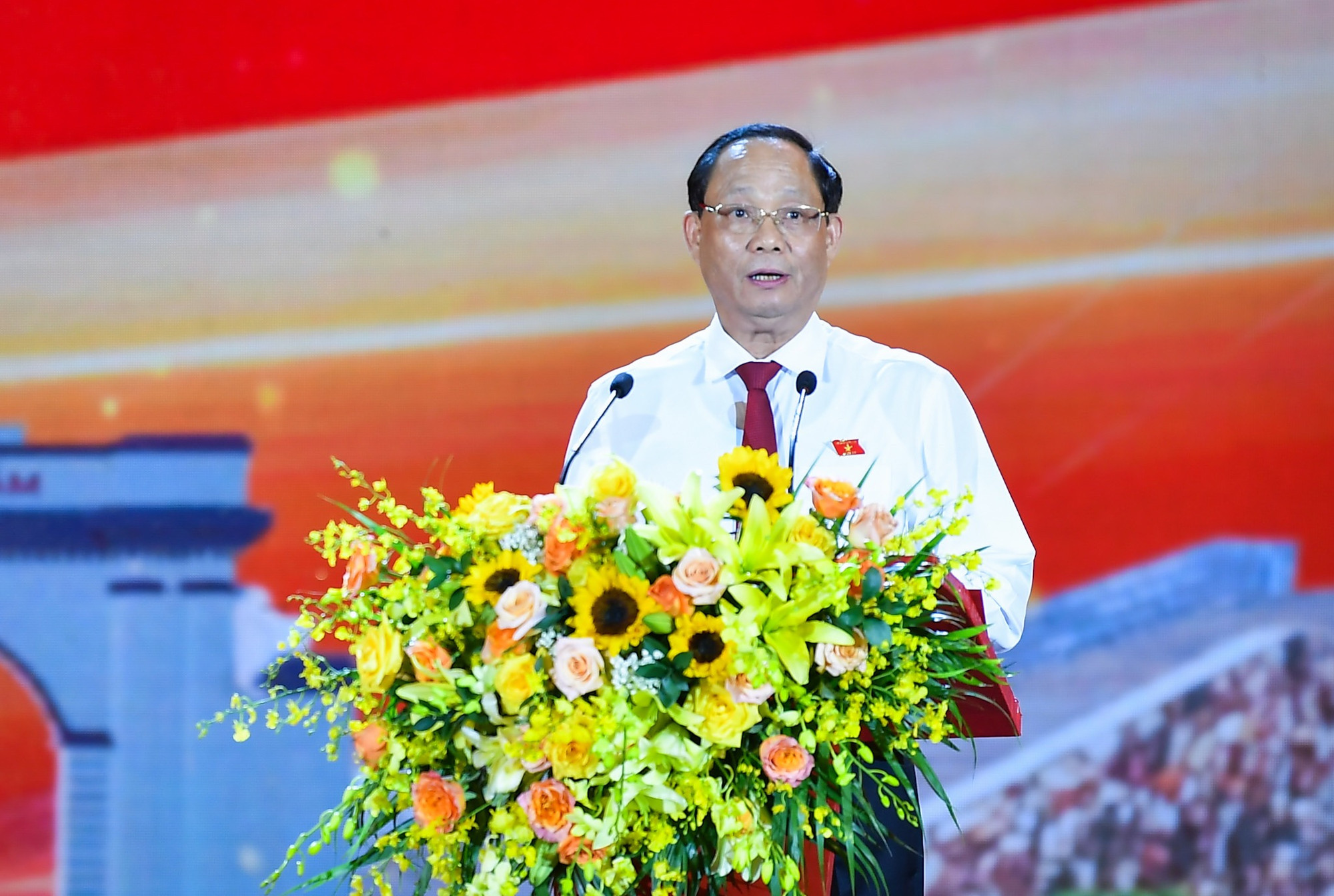 Theo Phó Chủ tịch Quốc hội, phát huy truyền thống anh hùng, bất khuất trong kháng chiến, bước vào thời kỳ đổi mới, Đảng bộ, chính quyền, quân và nhân dân tỉnh Quảng trị đã quyết tâm đoàn kết, tích cực khắc phục hậu quả chiến tranh, cần cù lao động sản xuất, phát triển kinh tế-xã hội, giữ vững quốc phòng, an ninh, đã đạt được nhiều thành tựu quan trọng. Theo Phó Chủ tịch Quốc hội, phát huy truyền thống anh hùng, bất khuất trong kháng chiến, bước vào thời kỳ đổi mới, Đảng bộ, chính quyền, quân và nhân dân tỉnh Quảng trị đã quyết tâm đoàn kết, tích cực khắc phục hậu quả chiến tranh, cần cù lao động sản xuất, phát triển kinh tế-xã hội, giữ vững quốc phòng, an ninh, đã đạt được nhiều thành tựu quan trọng.