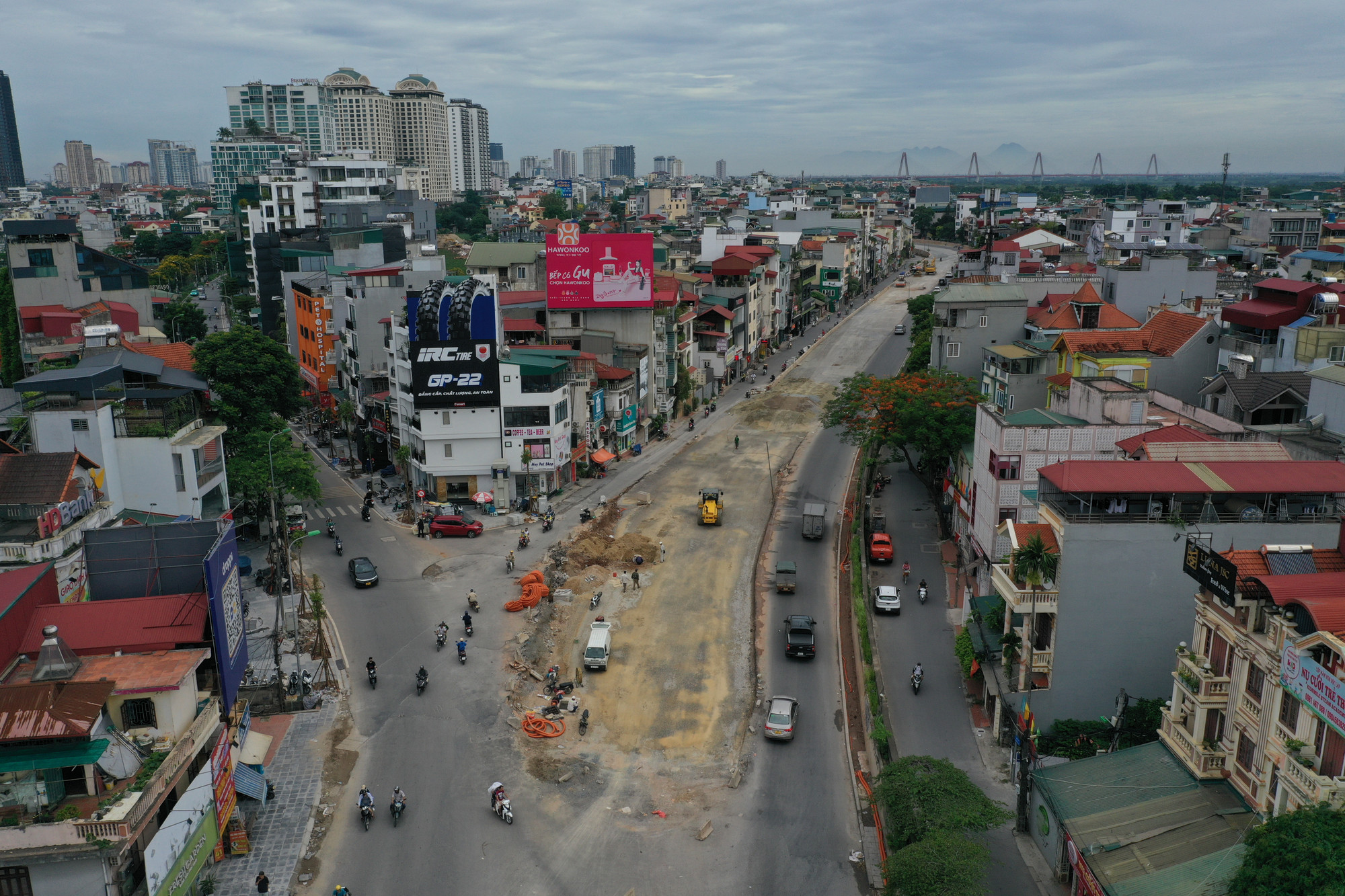 Khu vực nút giao Xuân Diệu đến khách sạn Thắng Lợi (đường Yên Phụ) thường xuyên xảy ra ùn tắc đặc biệt vào giờ cao điểm, làm ảnh hưởng đến người dân nên gần đây, Ban Quản lý dự án đầu tư xây dựng công trình giao thông Hà Nội đã cho thi công và hoàn thiện sớm một phần tuyến đường để giải quyết phần nào tình trạng trên. Khu vực nút giao Xuân Diệu đến khách sạn Thắng Lợi (đường Yên Phụ) thường xuyên xảy ra ùn tắc đặc biệt vào giờ cao điểm, làm ảnh hưởng đến người dân nên gần đây, Ban Quản lý dự án đầu tư xây dựng công trình giao thông Hà Nội đã cho thi công và hoàn thiện sớm một phần tuyến đường để giải quyết phần nào tình trạng trên.