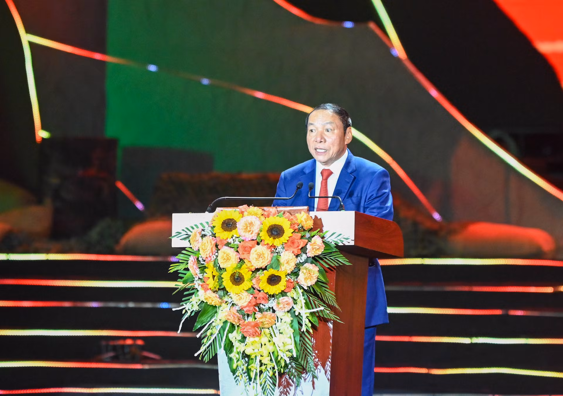 Phát biểu khai mạc, Bộ trưởng Văn hóa, Thể thao và Du lịch Nguyễn Văn Hùng khẳng định: Chiến thắng Điện Biên Phủ đã đi vào lịch sử thế giới như một chiến công chói lọi, đột phá thành trì hệ thống nô dịch thuộc địa của chủ nghĩa đế quốc.