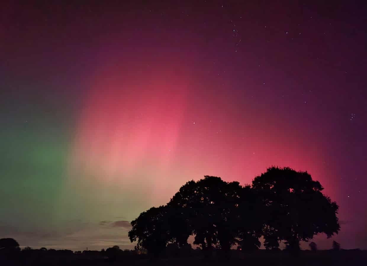 Cảnh quan quan sát được từ Ringmer, East Sussex, đông nam nước Anh đêm 10/10. (Ảnh: The Guardian)