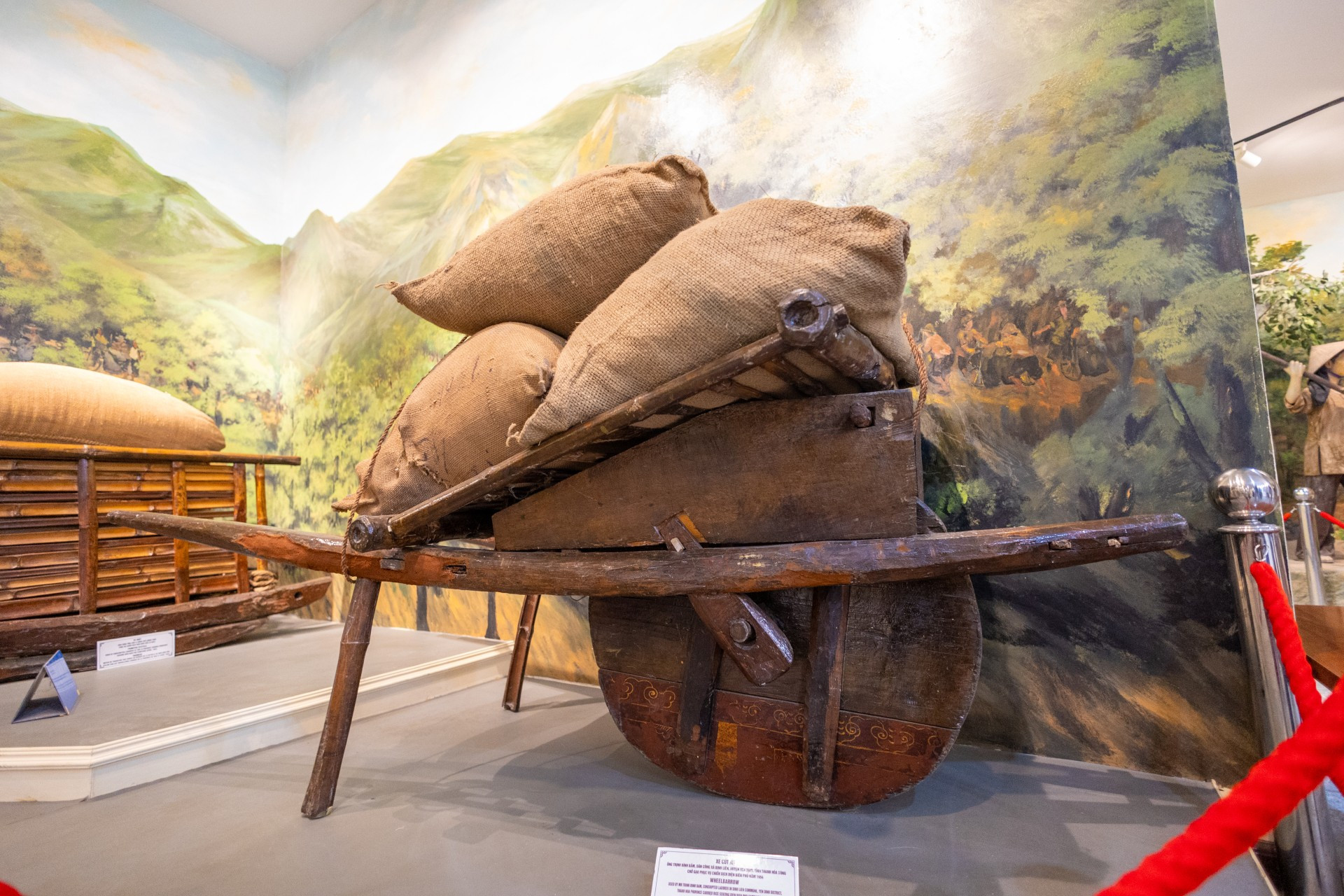 Chiếc xe cút-kít của ông Trịnh Định Bầm được trưng bày tại Bảo tàng.